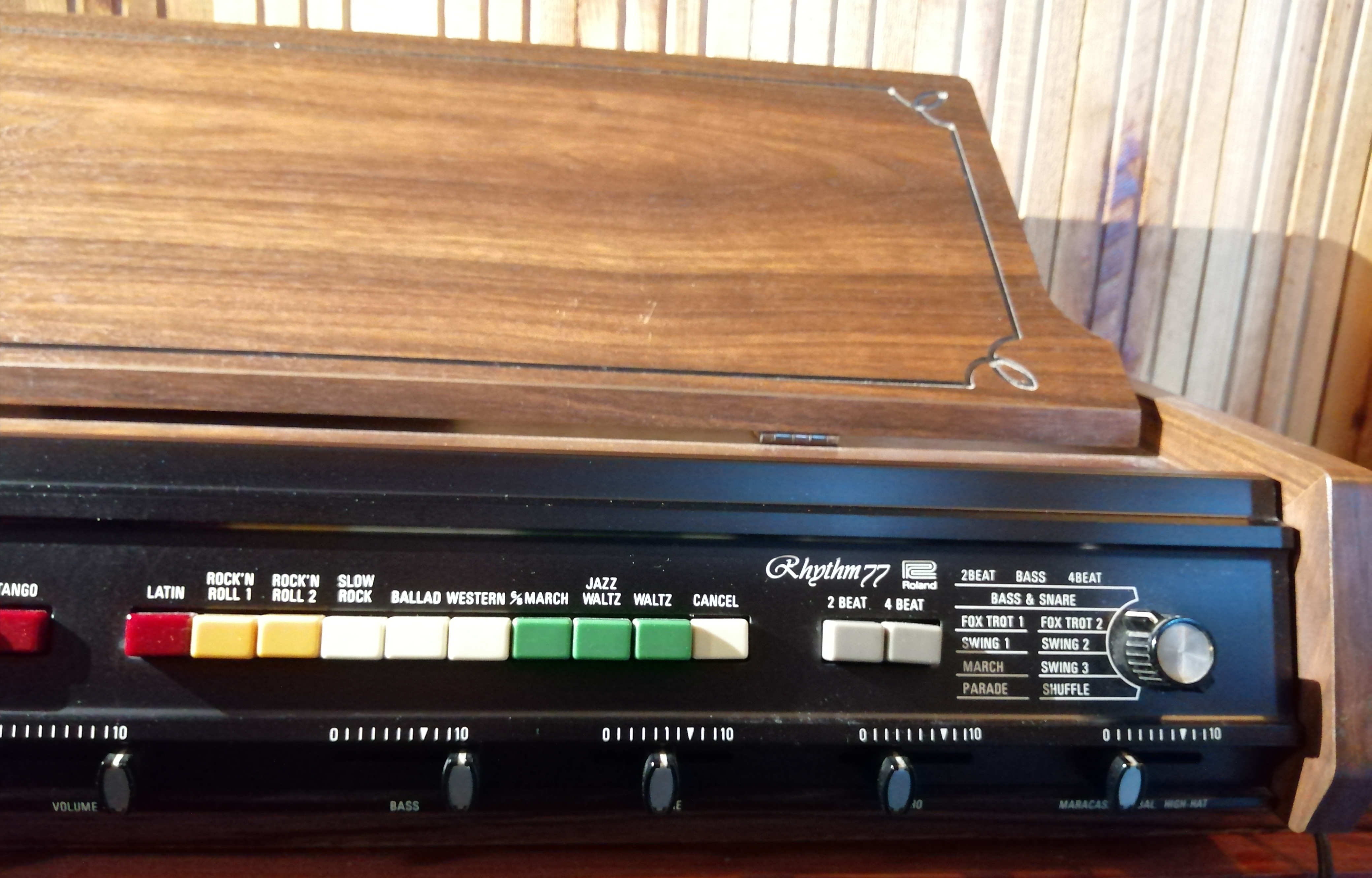 TR 77 Roland TR 77 Audiofanzine