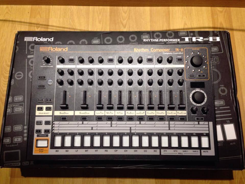 roland tr 8