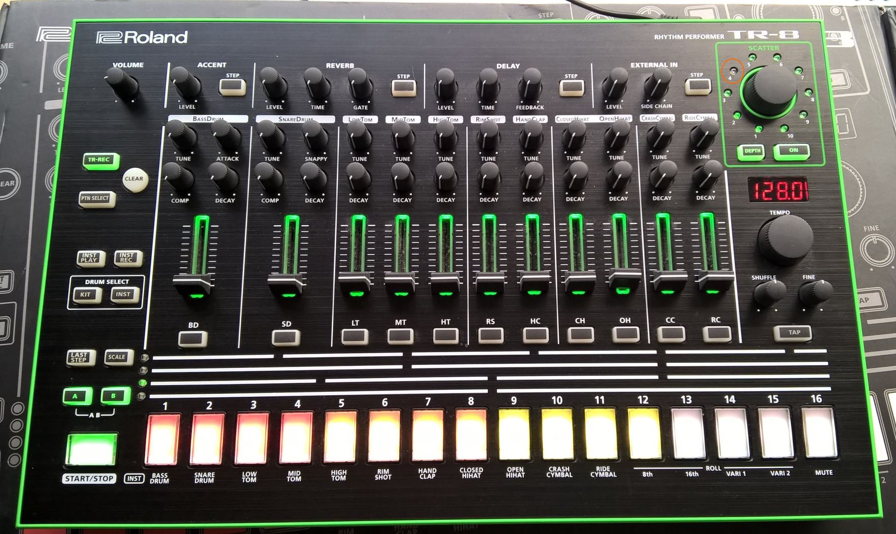 Photo Roland TR8 Roland TR8 (63717) (2003911) Audiofanzine