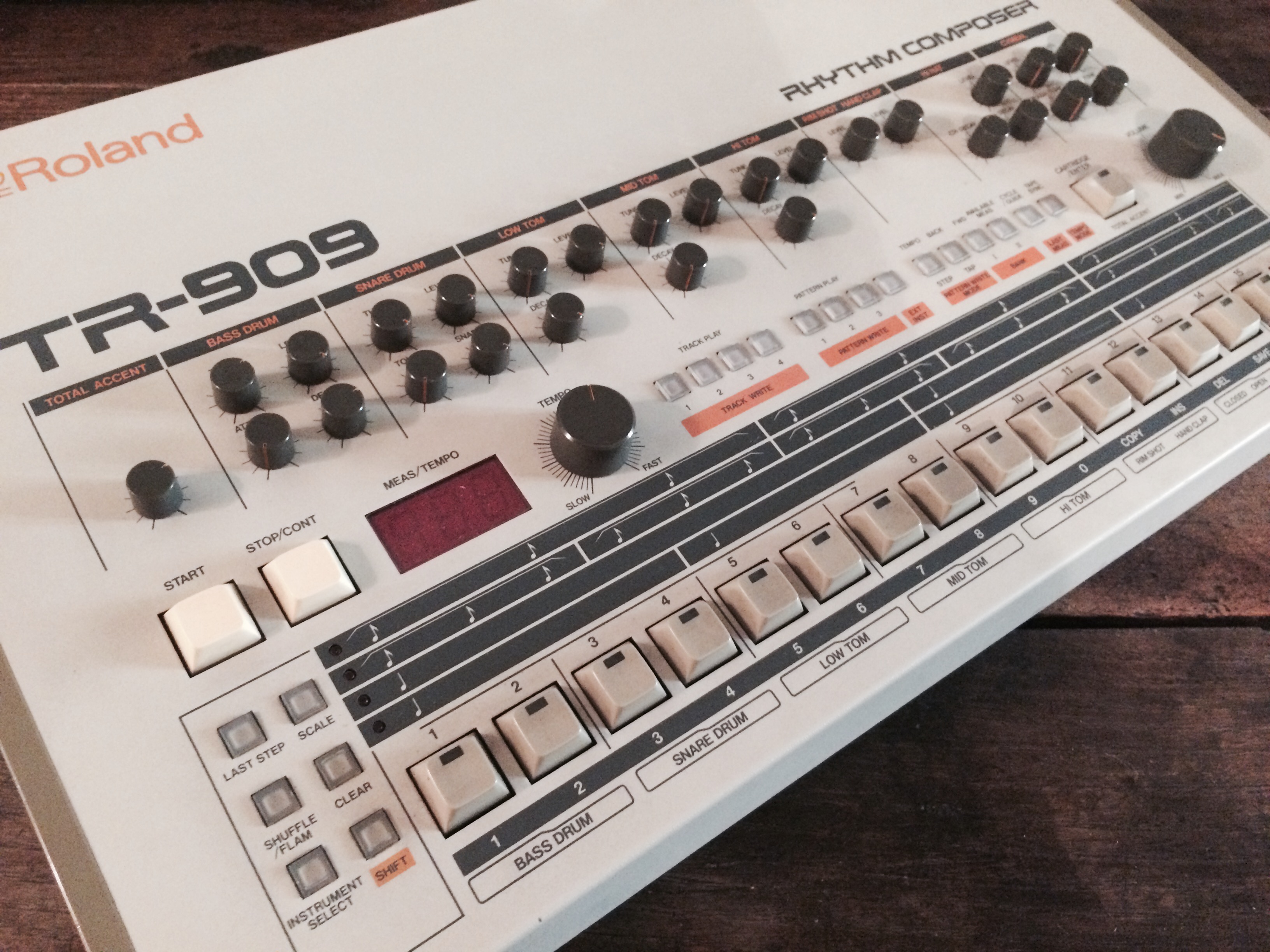 roland tr 909