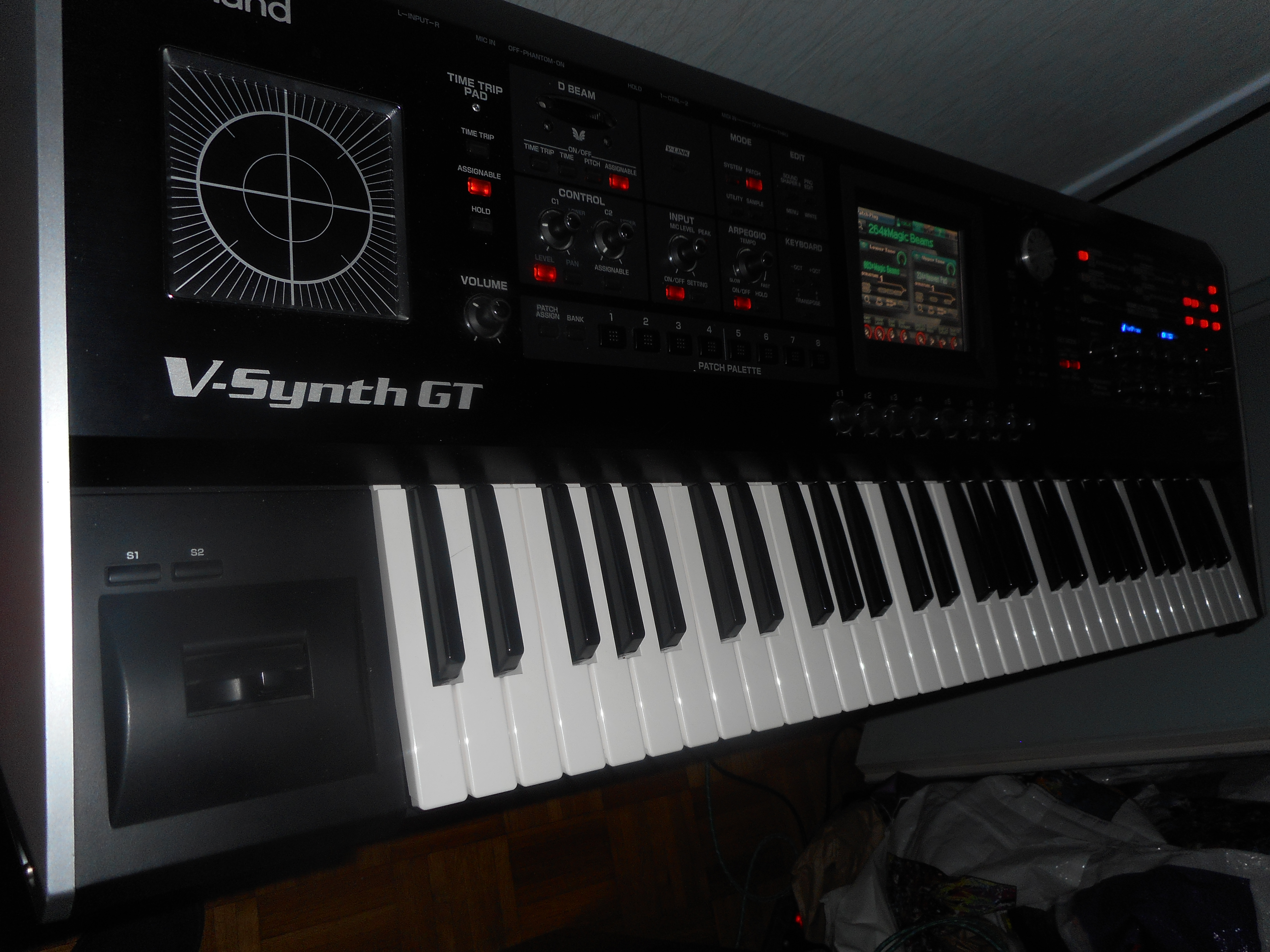 Vends Magnifique V Synth Gt V2 Roland En Parfait Etat Manuel Et Cd Rom Roland Rhone Alpes Audiofanzine