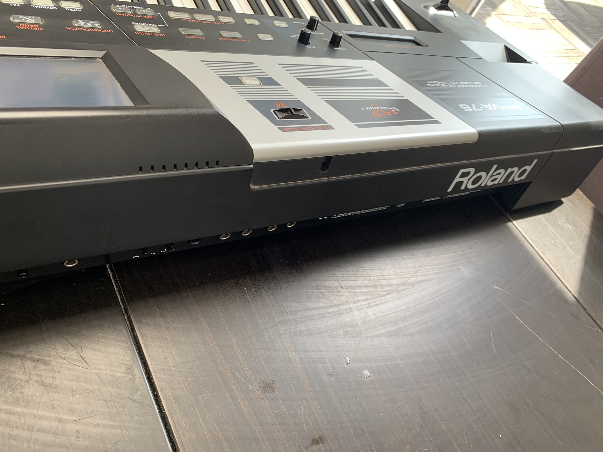 VA-76 - Roland VA-76 - Audiofanzine