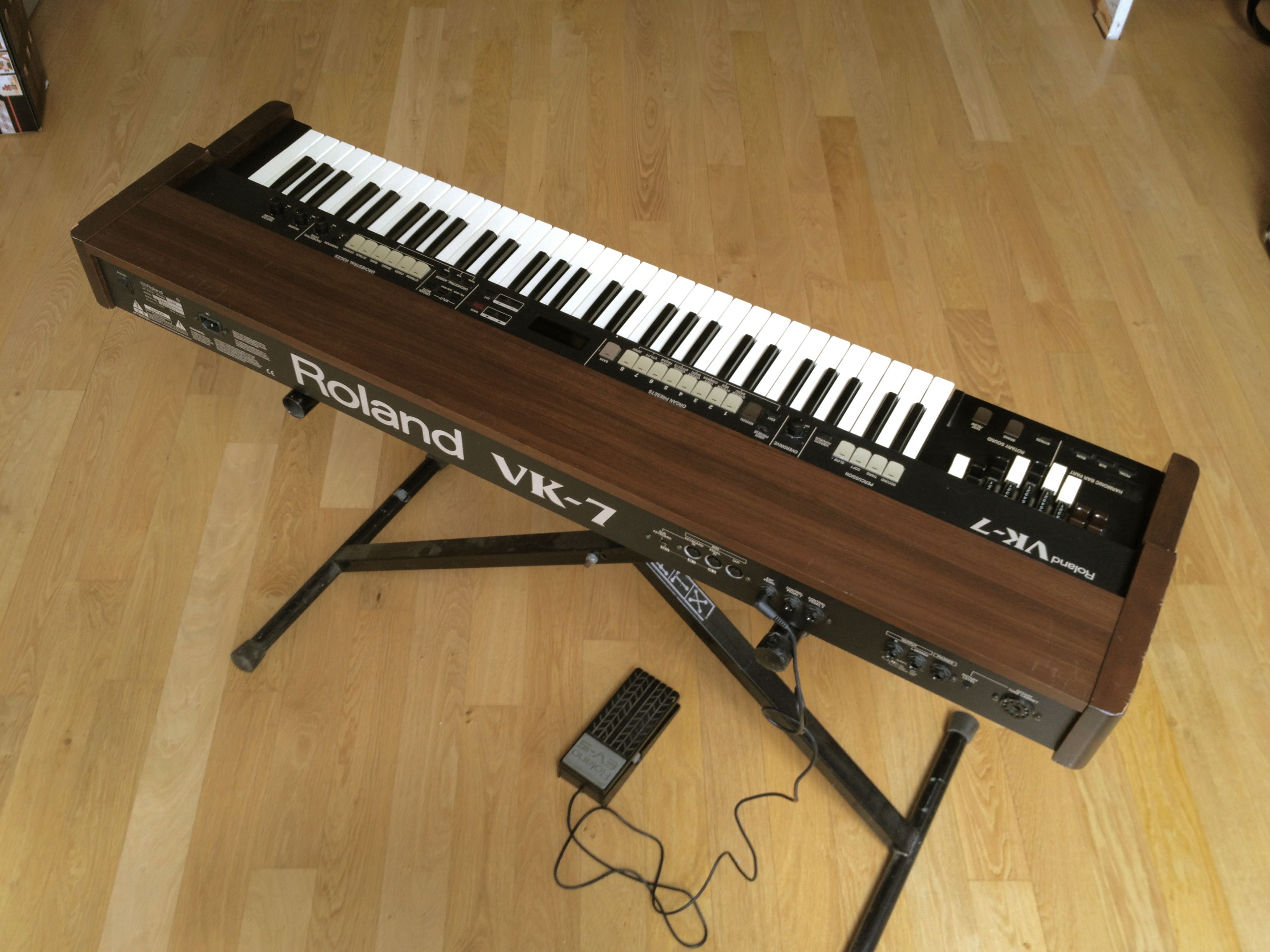 Roland vk 7