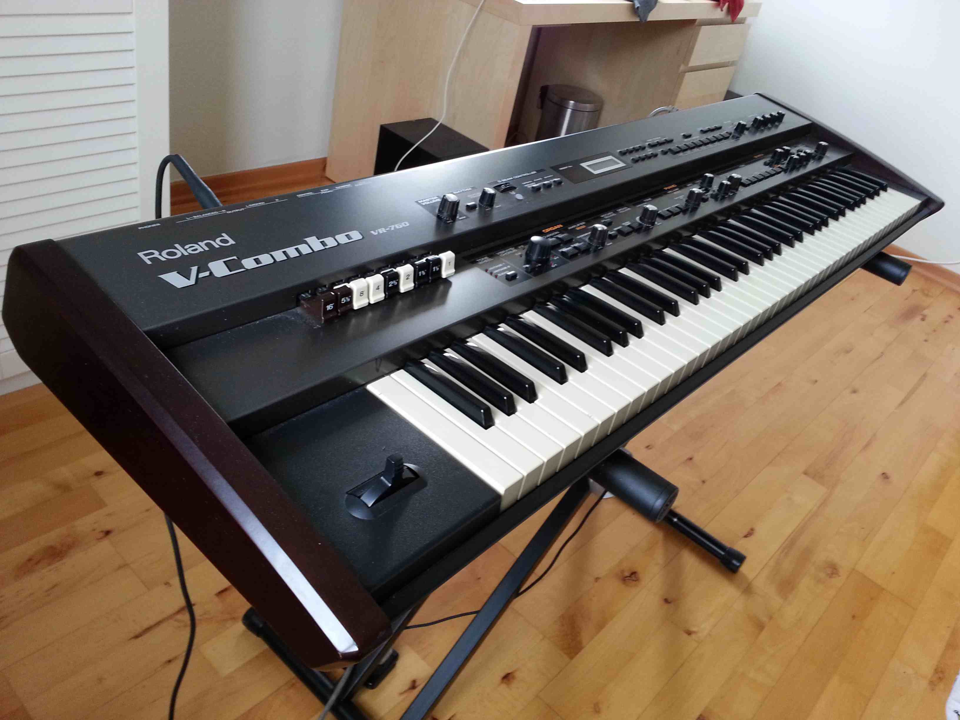 Photo Roland VR760 Roland VR760 COMBO (706367) Audiofanzine