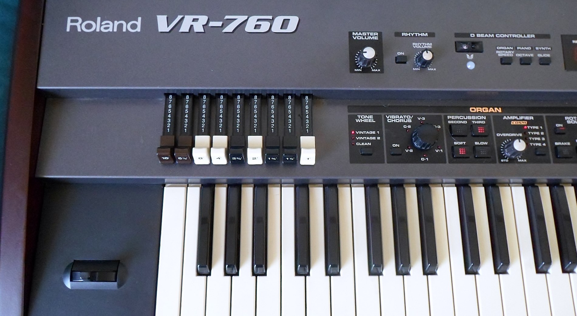 Roland VR760 image (831348) Audiofanzine