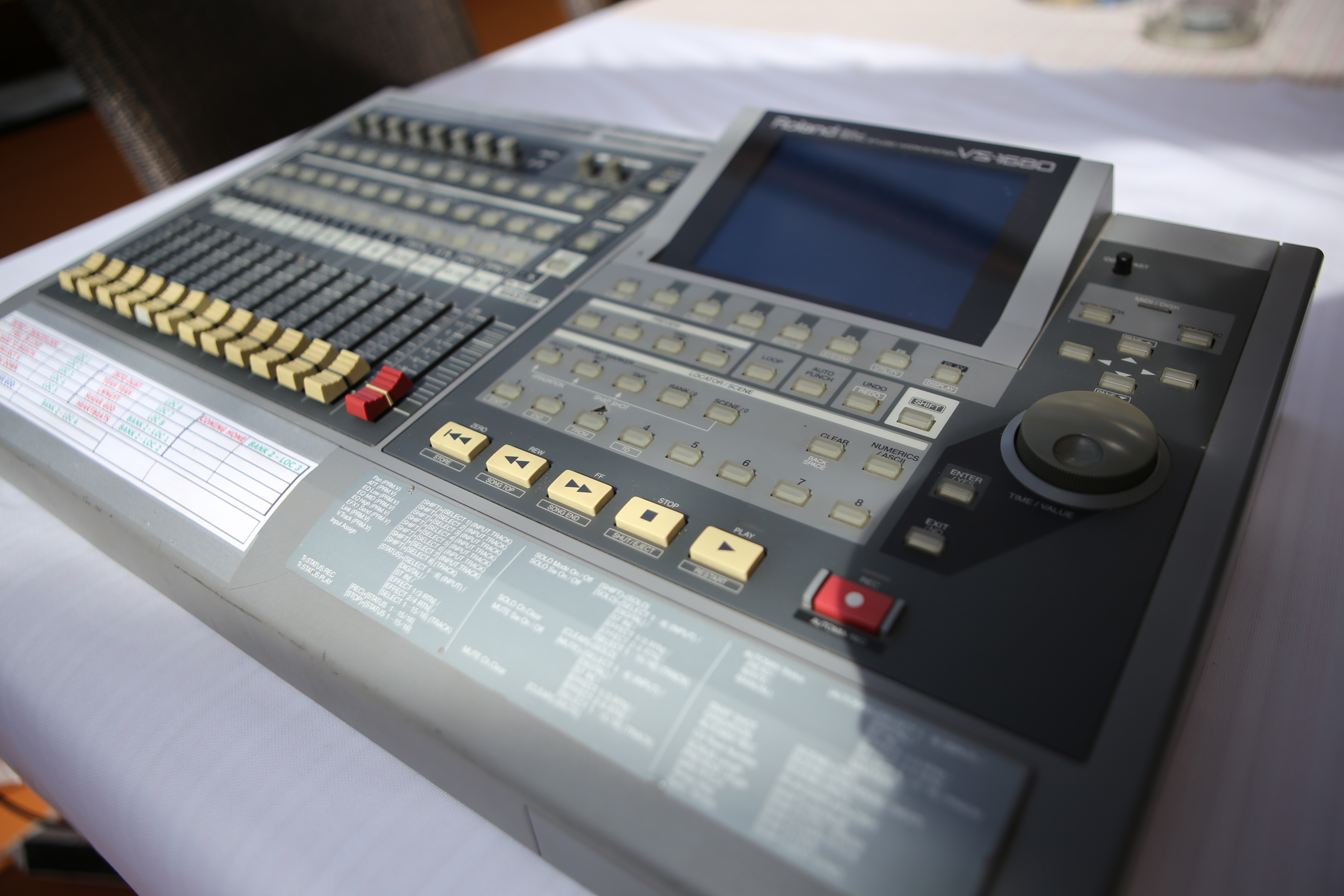 Photo Roland VS1680 Roland VS1680 (82280) (841178) Audiofanzine