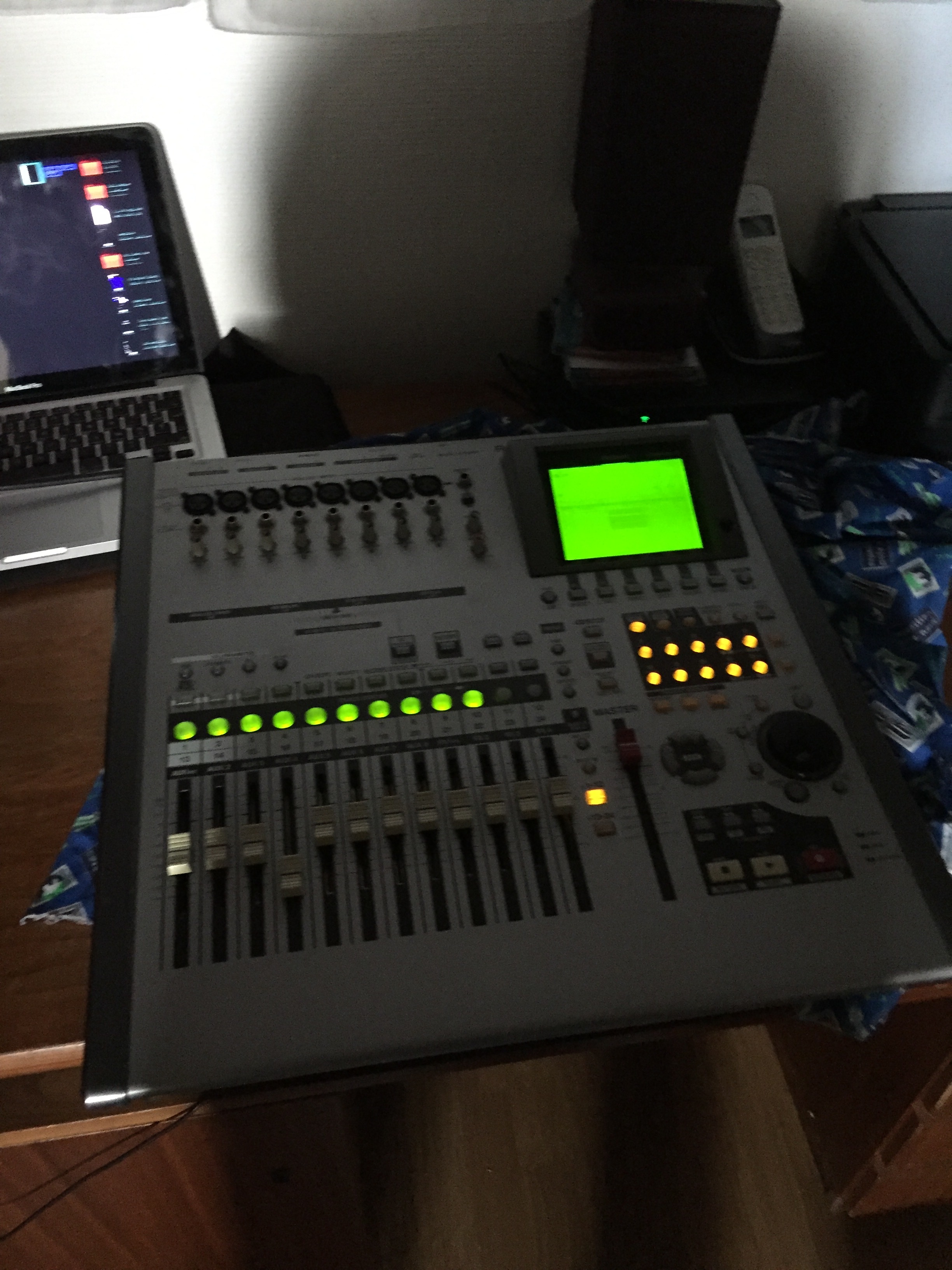 VS2400 CD Roland VS2400 CD Audiofanzine