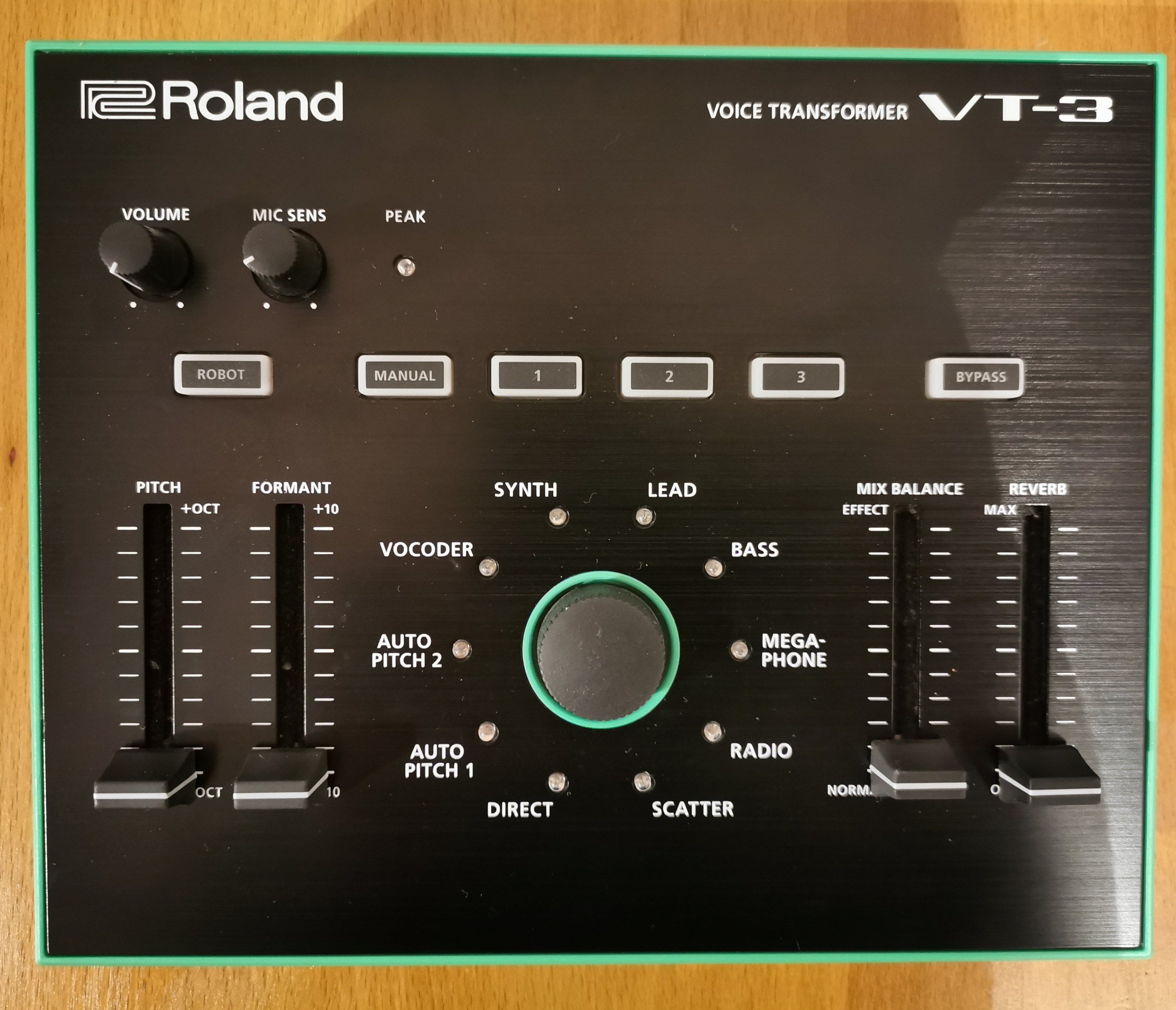 Обзор на звуковой процессор roland vt 3