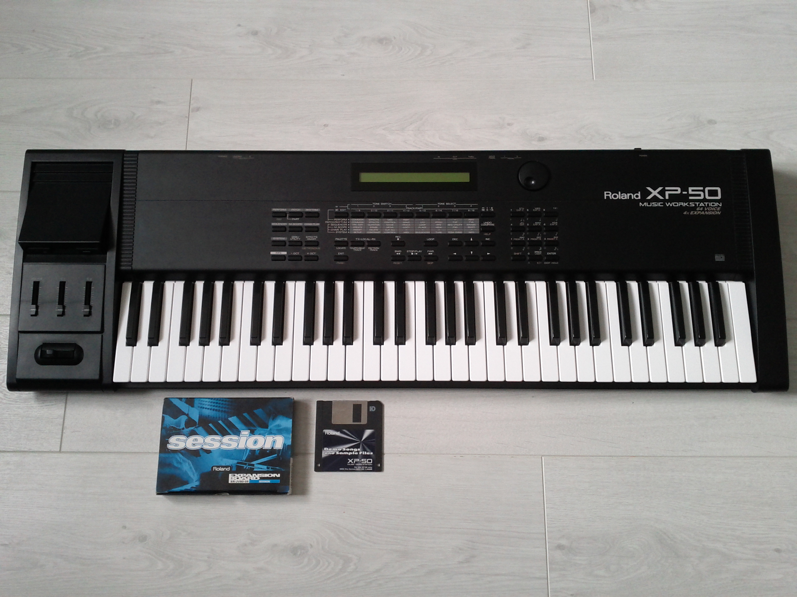 Roland XP50 image (933965) Audiofanzine