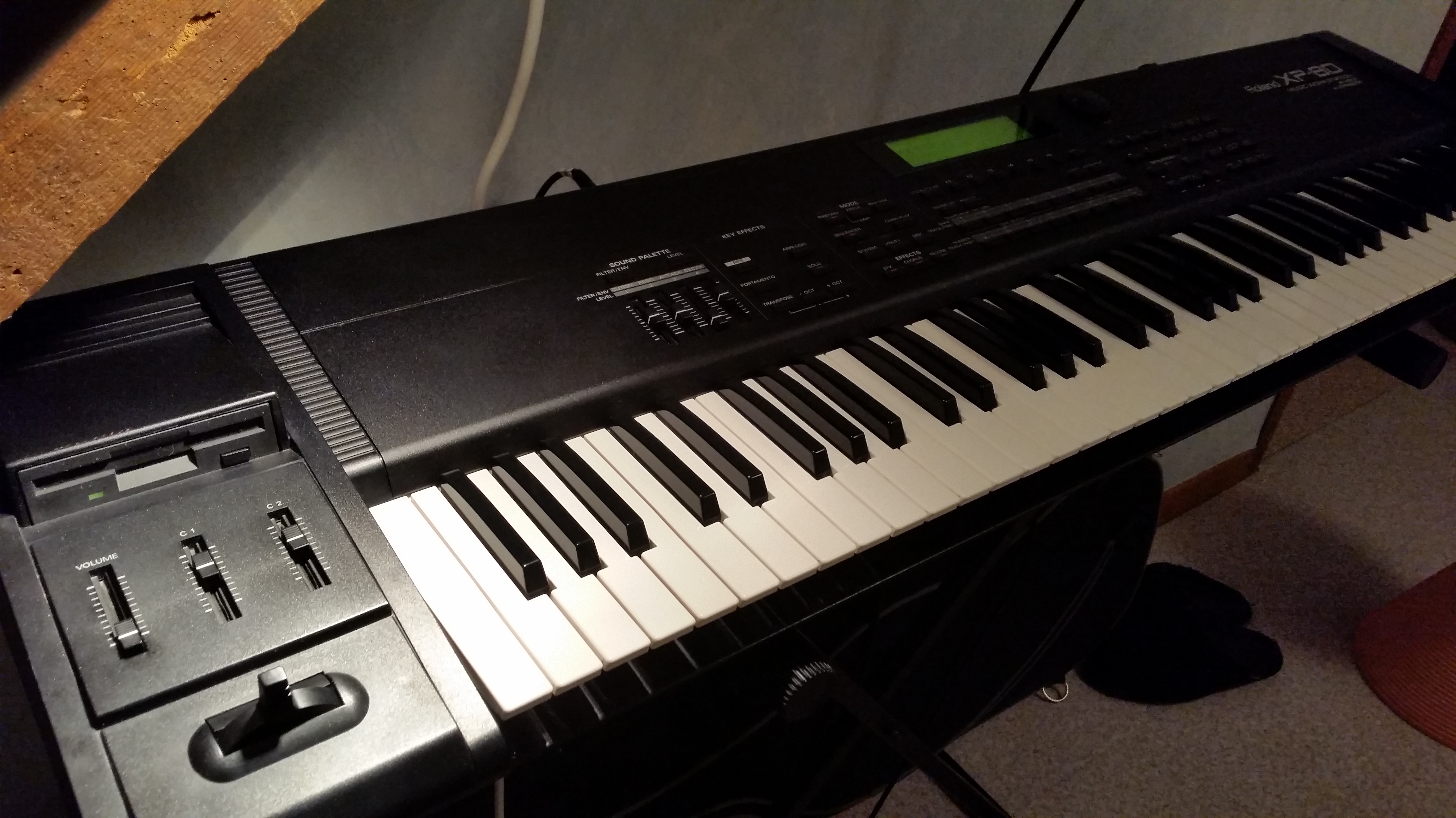 Roland XP80 image (2056137) Audiofanzine