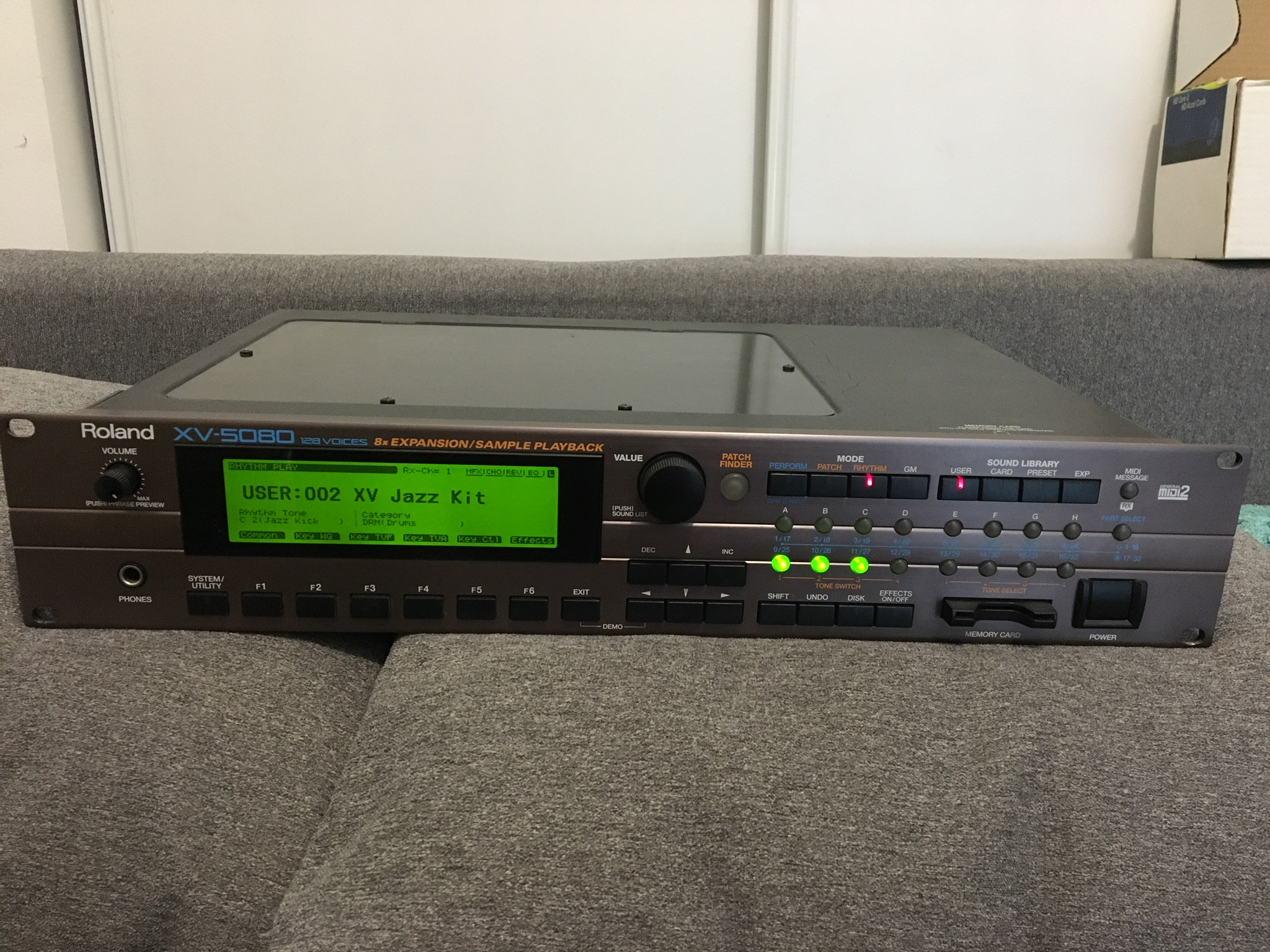 See all 277 photos of Roland XV-5080 »