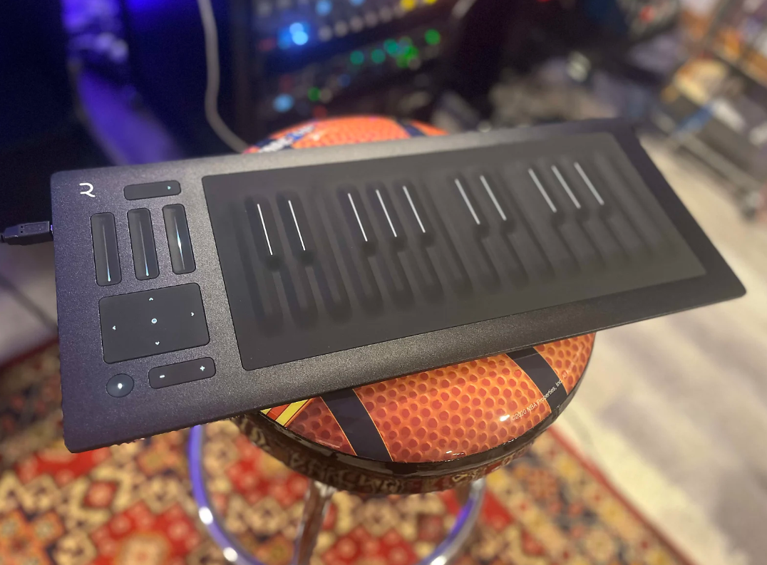 Seaboard Rise 25 - ROLI Seaboard Rise 25 - Audiofanzine Seaboard Rise 25 - ROLI Seaboard Rise 25 - Audiofanzine