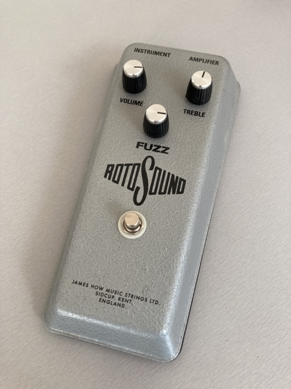 RFB1 - 1960's Fuzz Reissue Rotosound - Audiofanzine