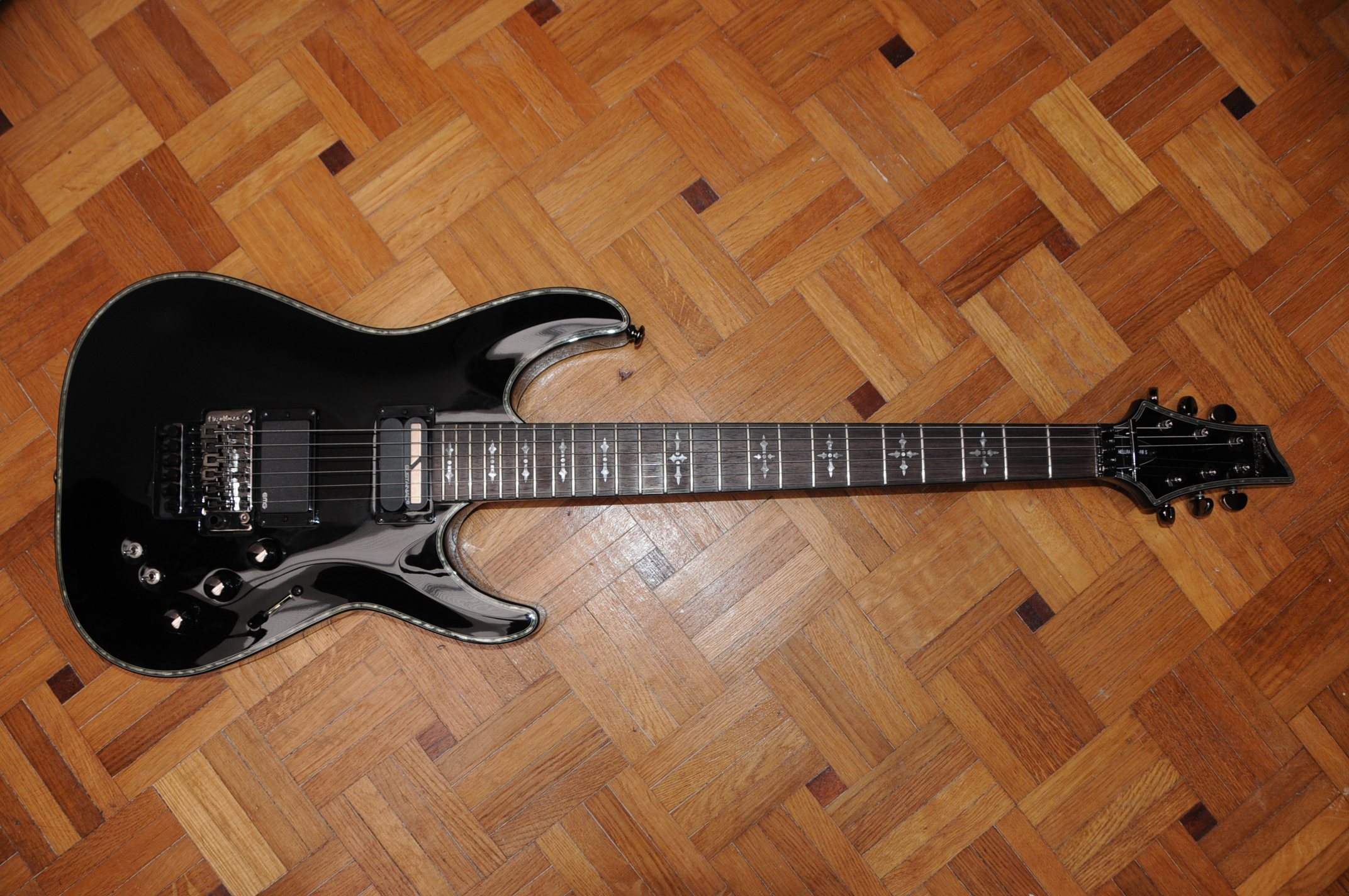 Photo Schecter Hellraiser C1 FRS Schecter Hellraiser C1 FRS