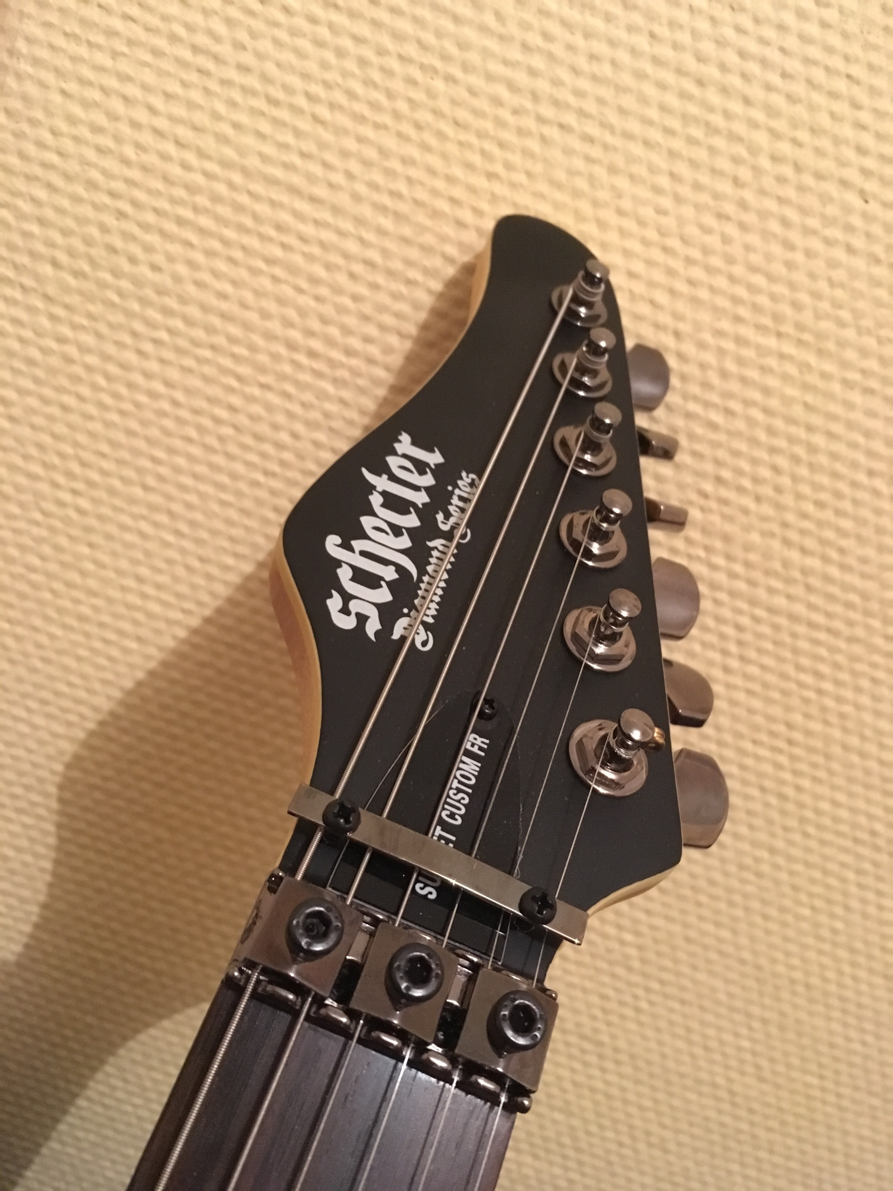 Sunset Custom FR - Satin Black Schecter - Audiofanzine