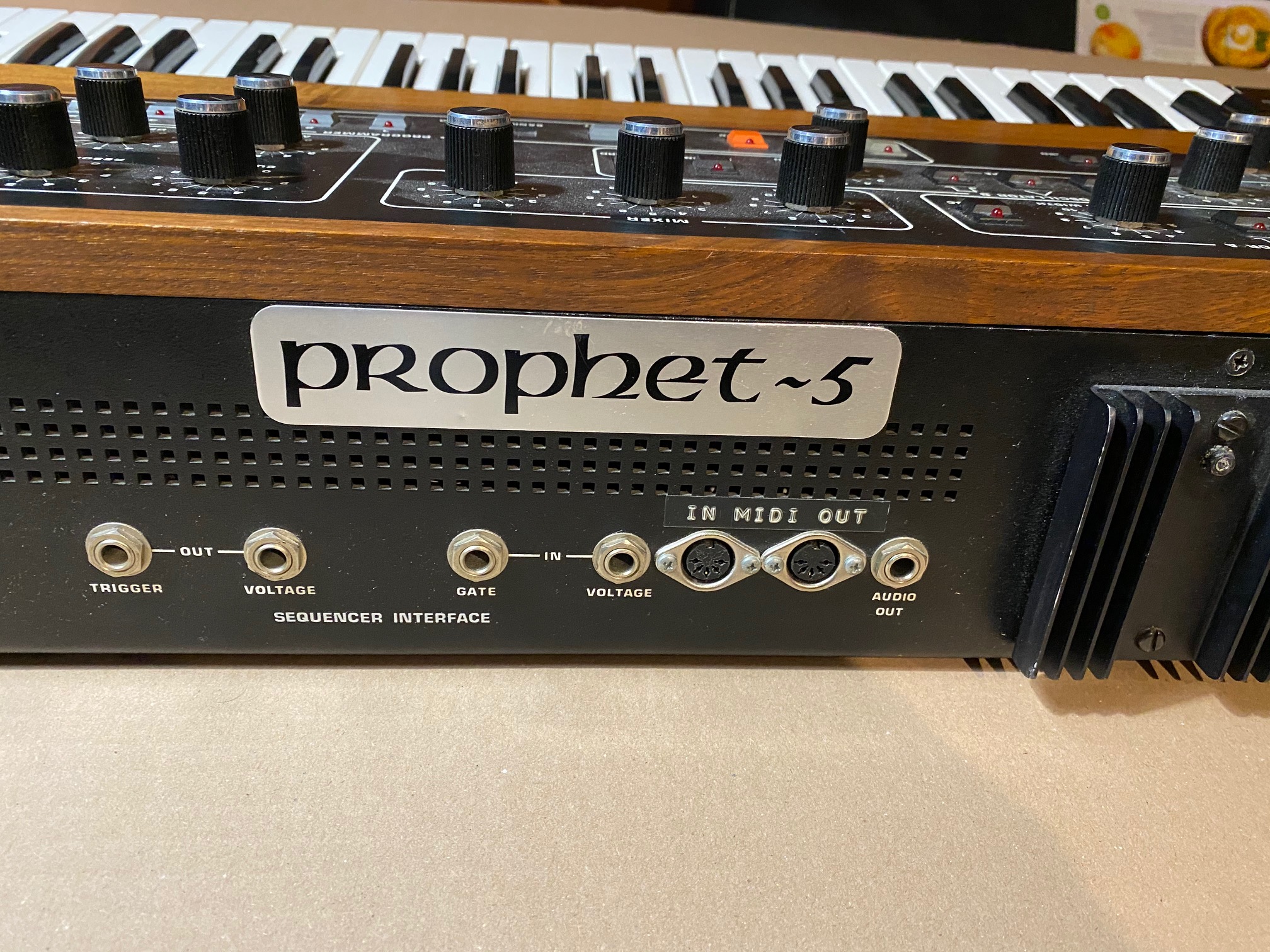 Prophet-5 - Sequential Circuits Prophet-5 - Audiofanzine