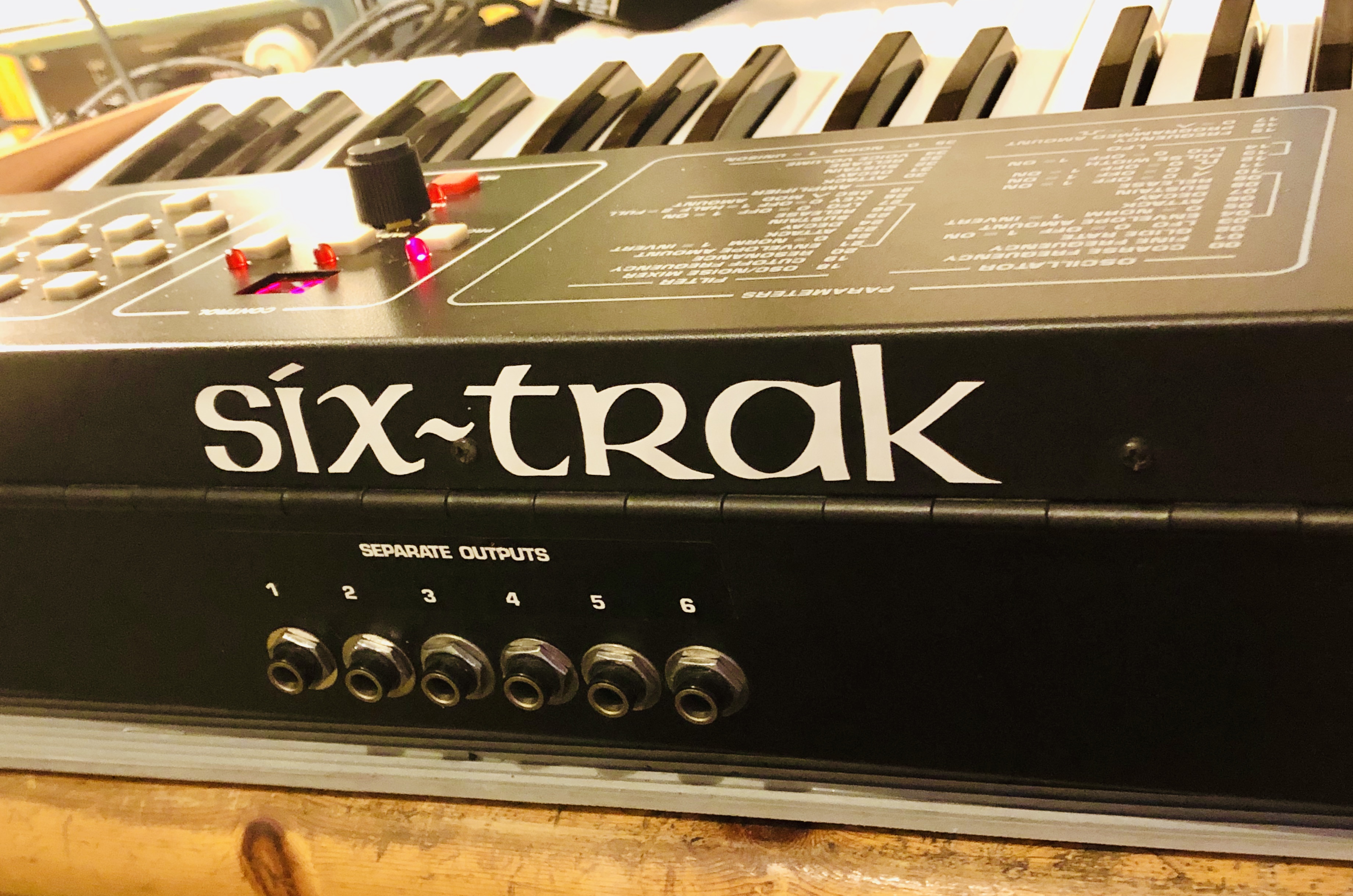 Six trak sequential circuits six trak audiofanzine