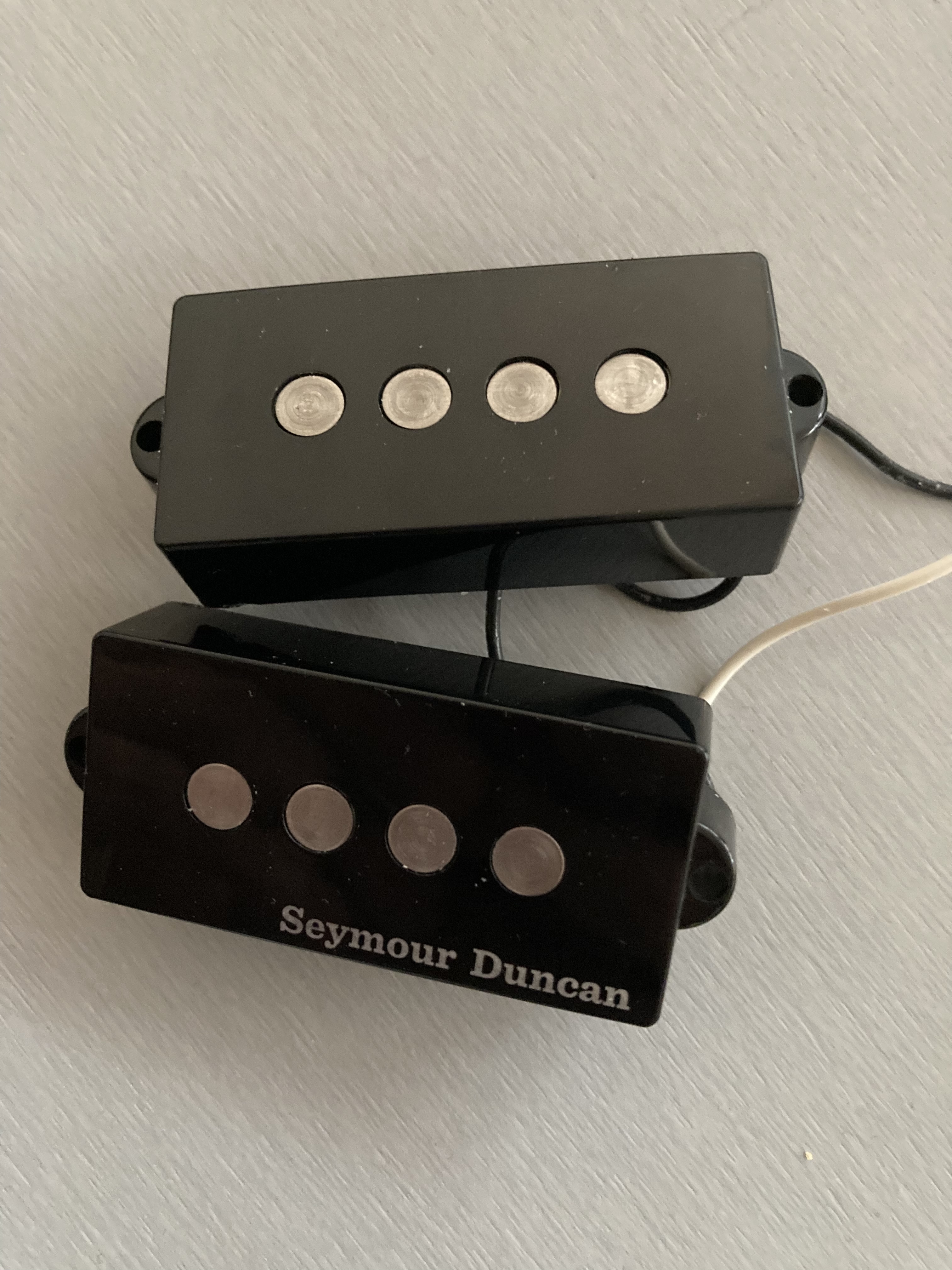 全くの未使用、新品 新品 Seymour Duncan Quarter Pound P-J Bass