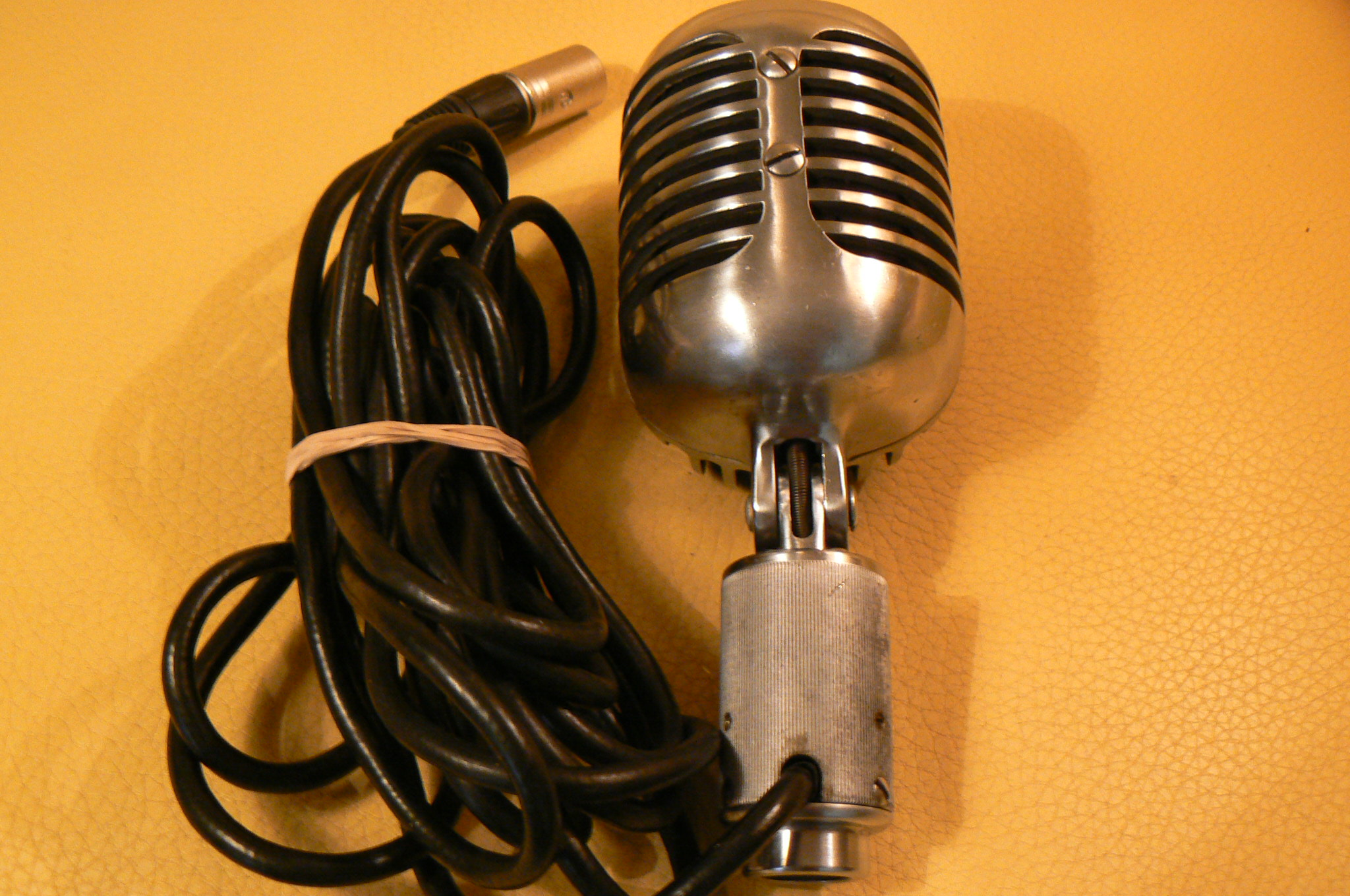 Microphone Shure 555A FatBoy de 1939 (IledeFrance) Audiofanzine