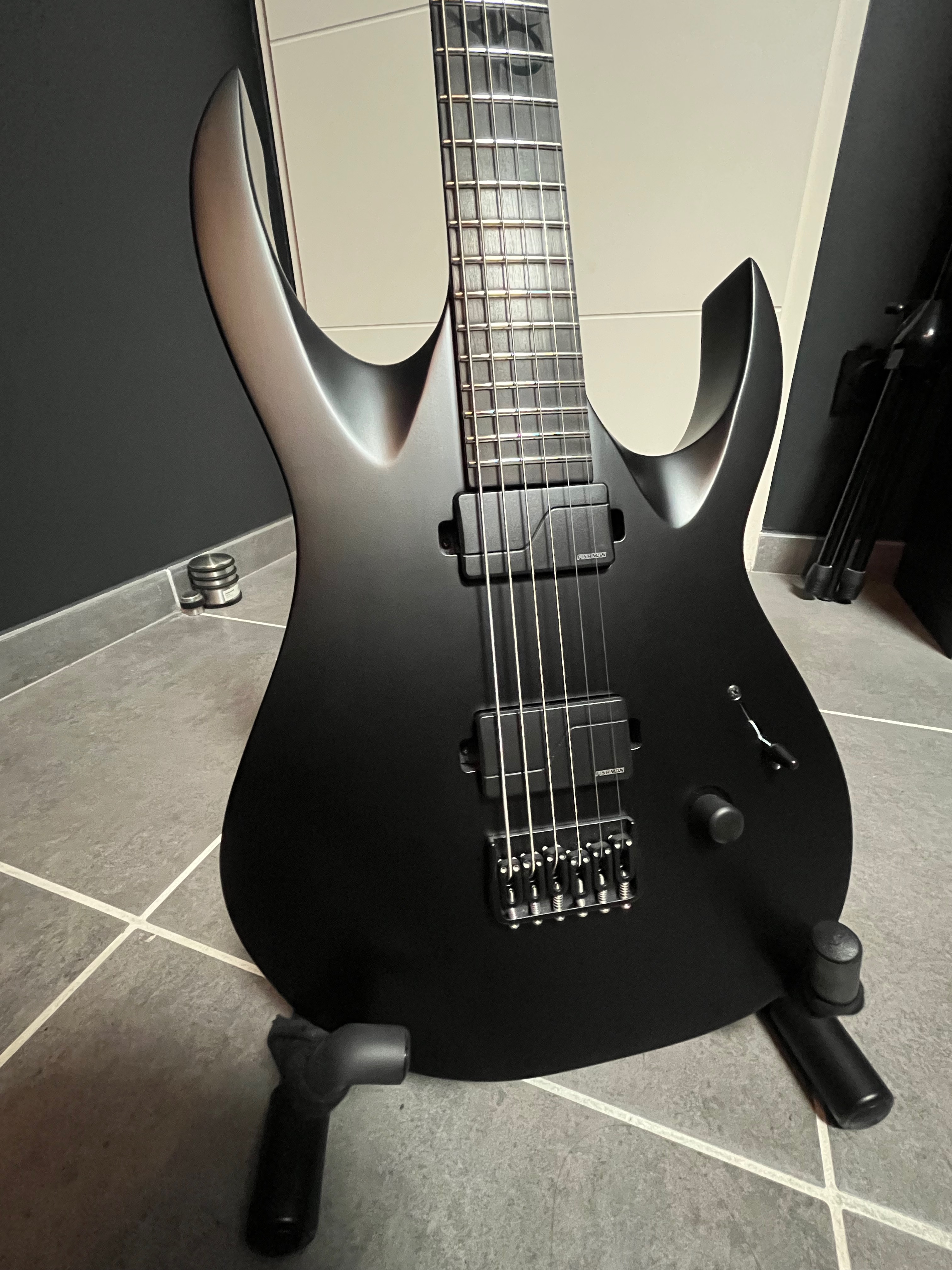 A1.6 Baritone ATG - Solar Guitars A1.6 Baritone ATG - Audiofanzine