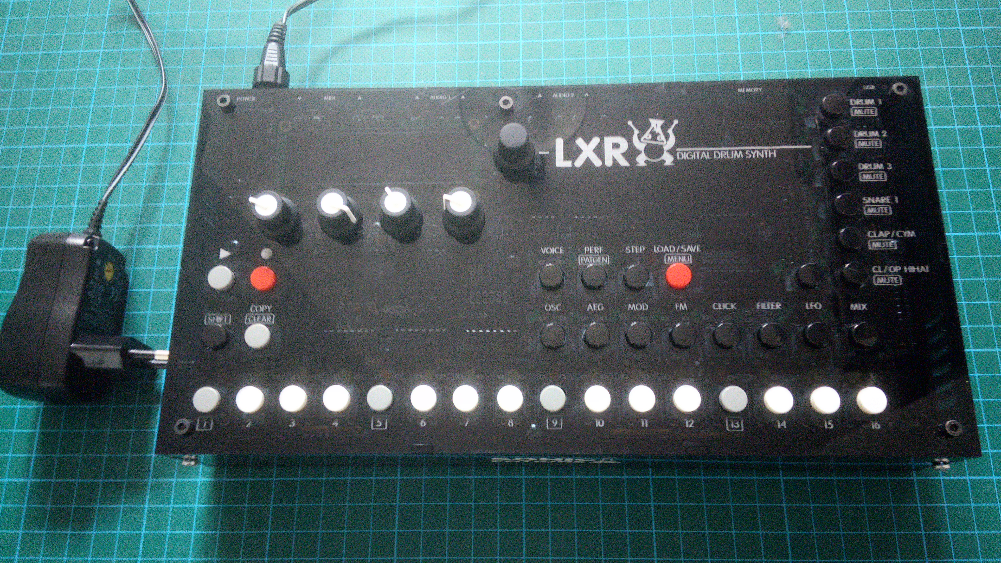 Sonic potions. Sonic Potions LXR. Erica Synths LXR-02. Octatrack упаковка. Elektron Octatrack комбинации кнопок.