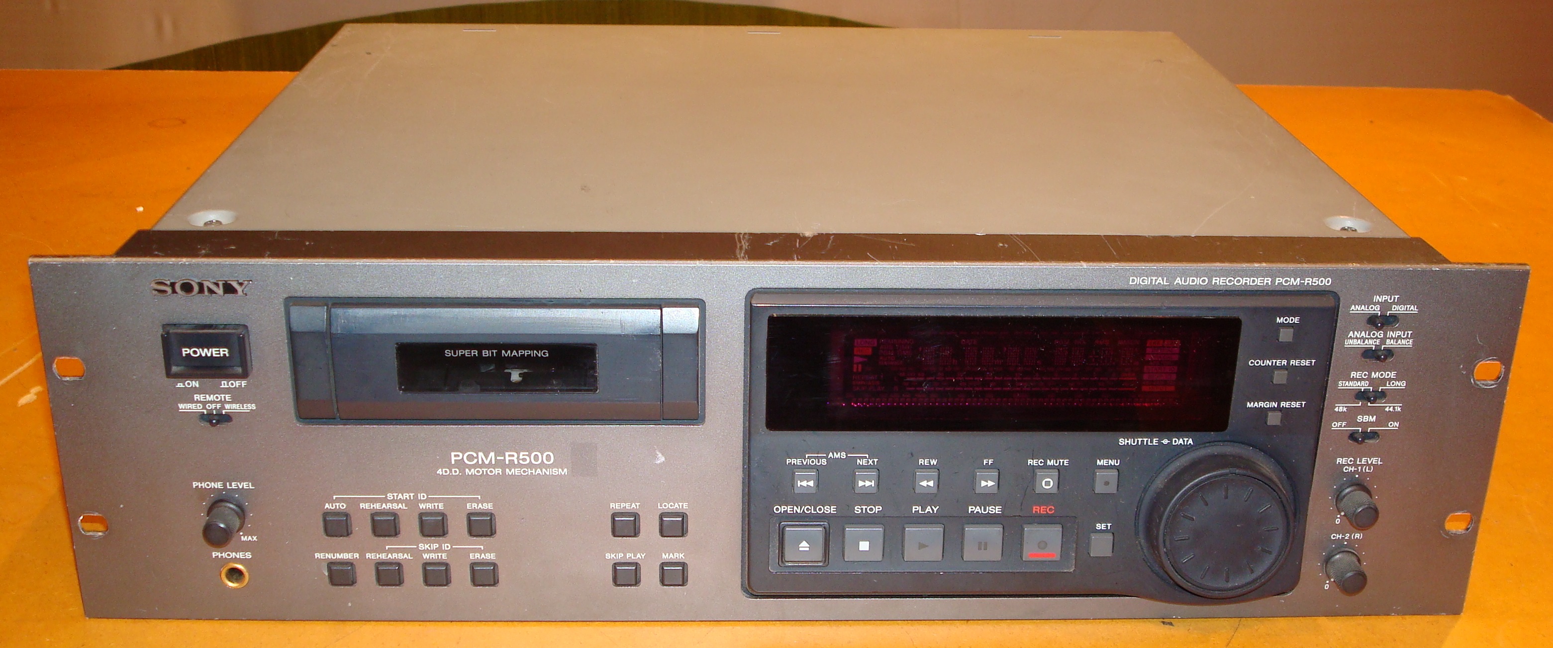 PCM7010 Sony PCM7010 Audiofanzine