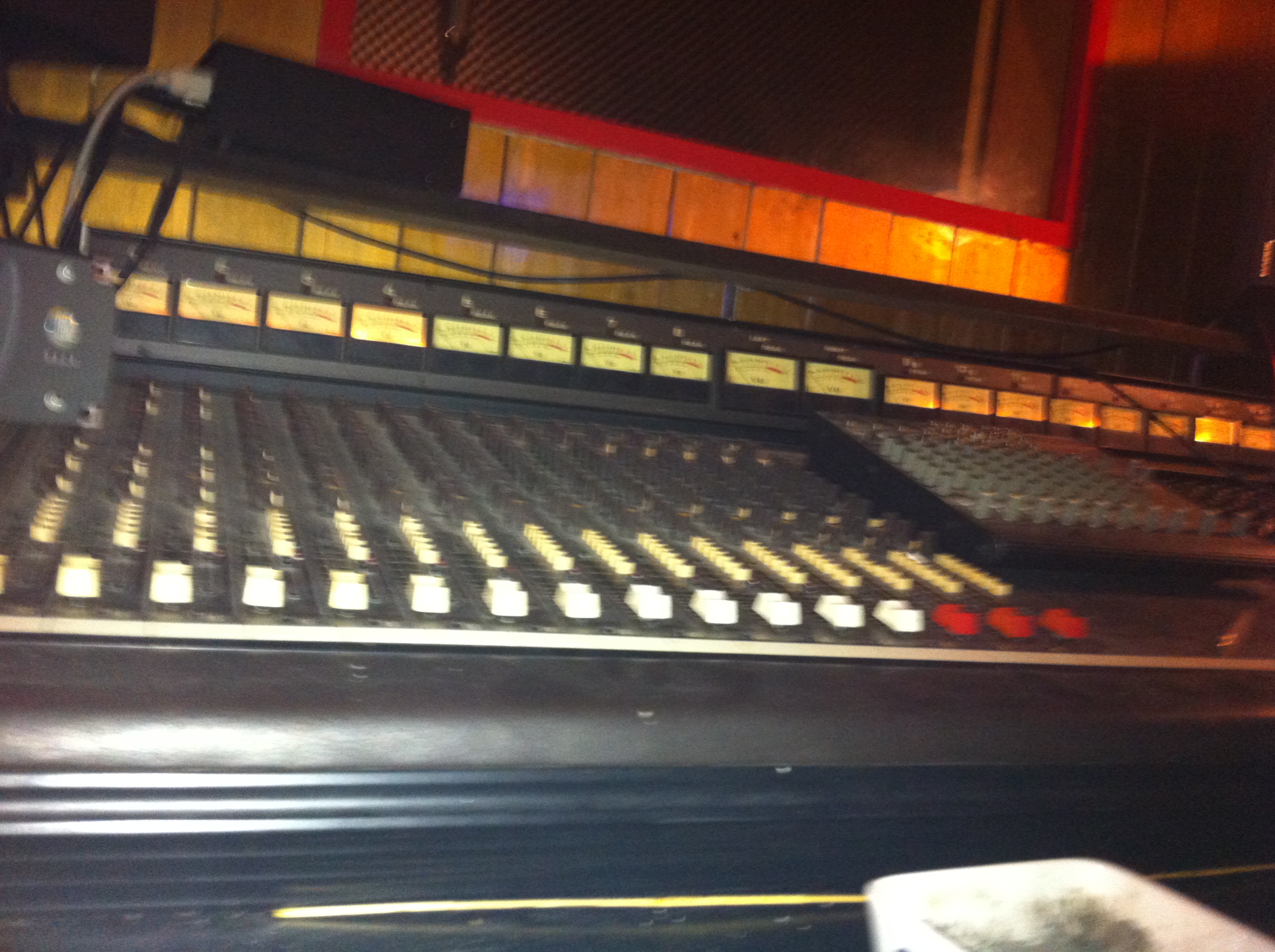 2400 Soundcraft 2400 Audiofanzine