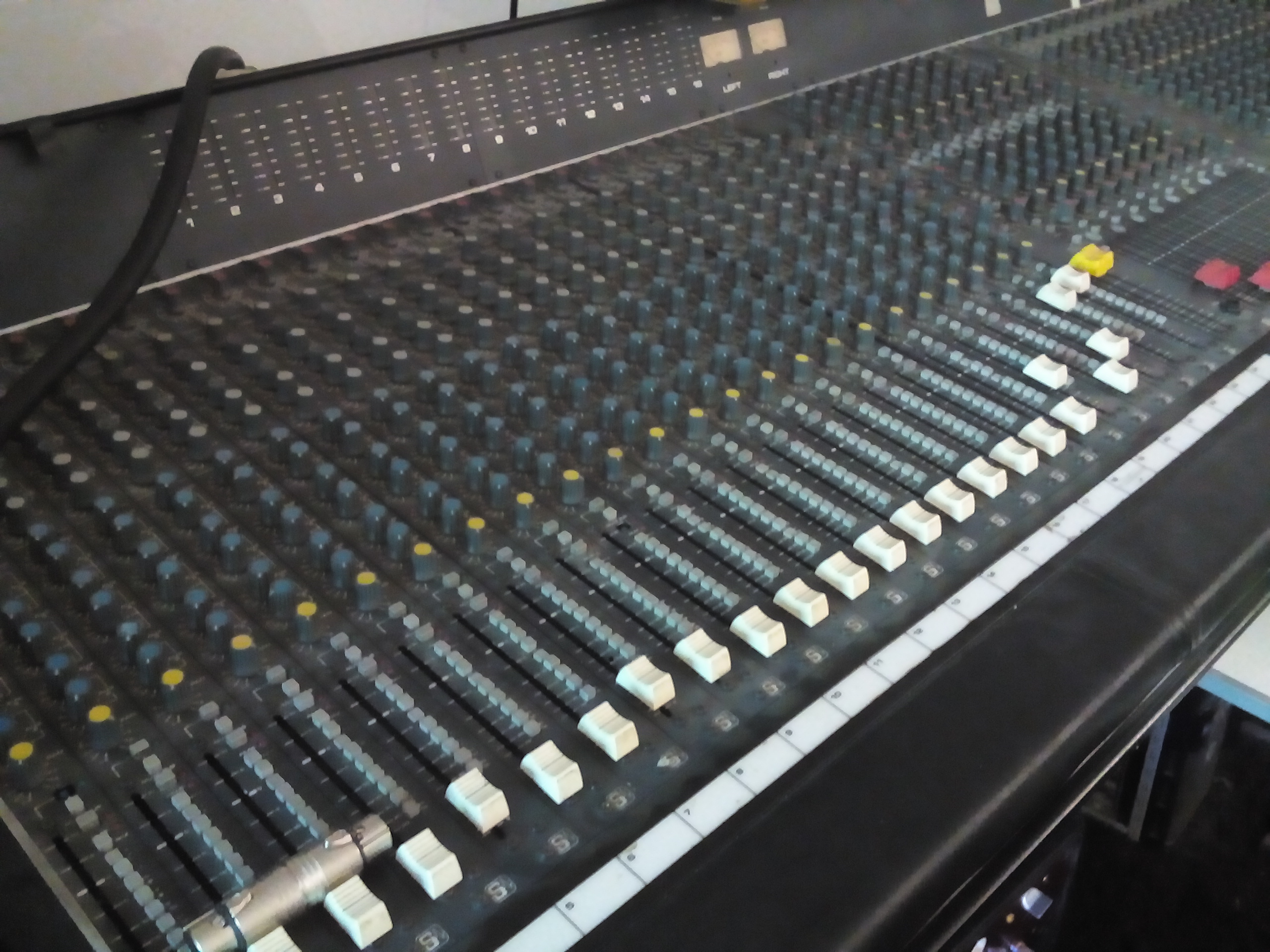 Photo Soundcraft 6000 Soundcraft 6000 (92440) (1482531) Audiofanzine