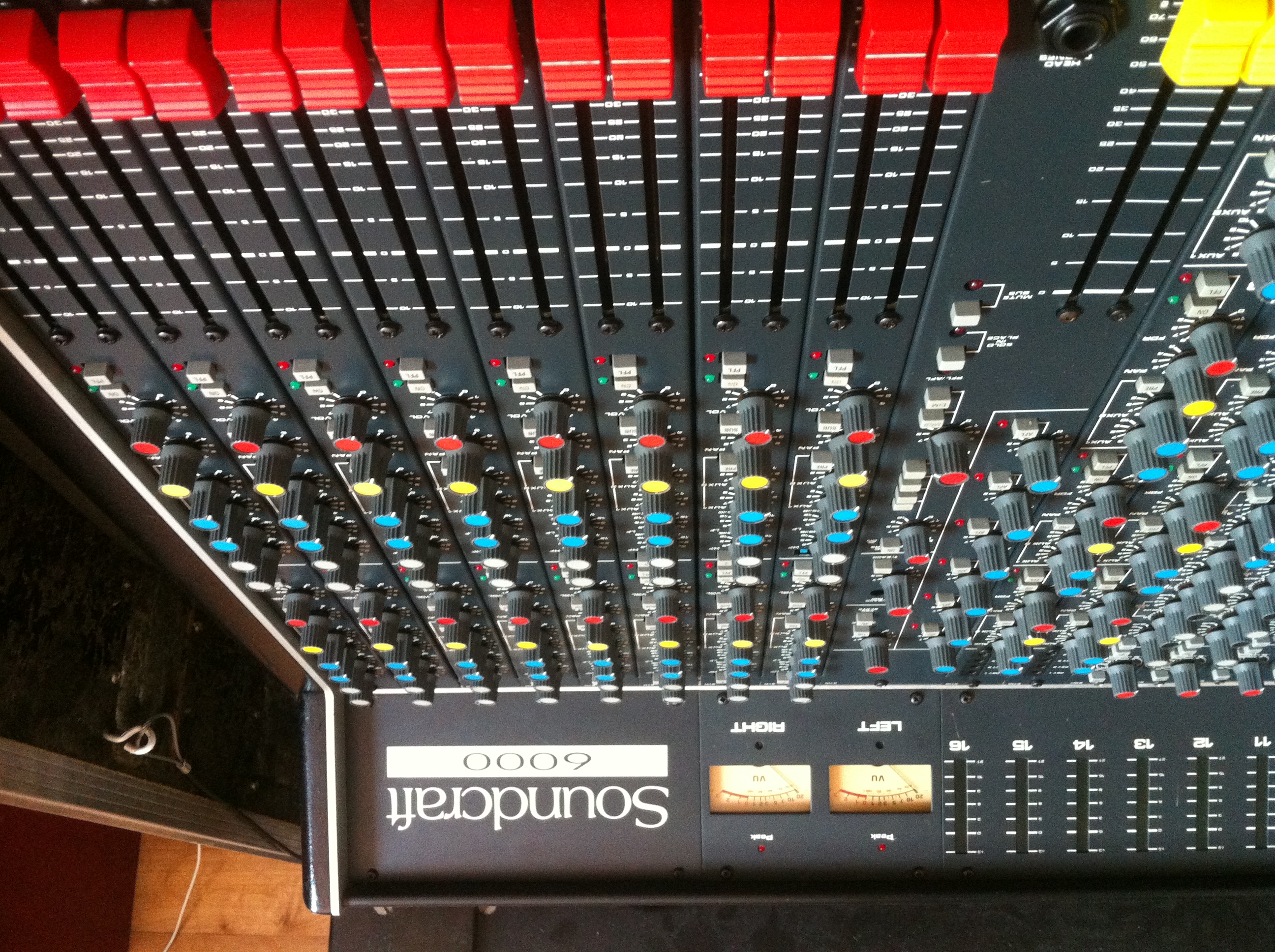 Photo Soundcraft 6000 Soundcraft 6000 (62546) (1583129) Audiofanzine