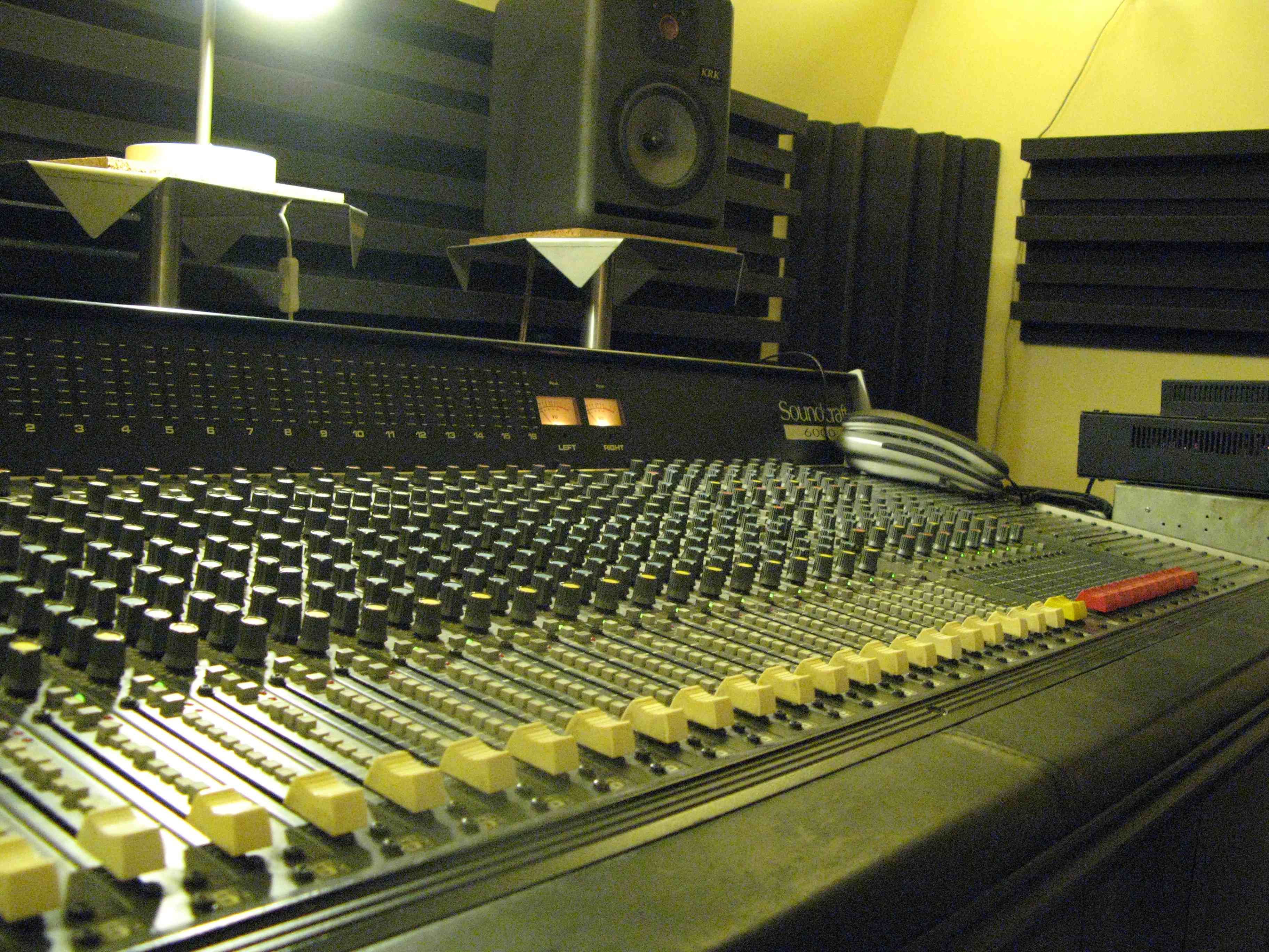 Photo Soundcraft 6000 Soundcraft 6000 (54761) (420002) Audiofanzine