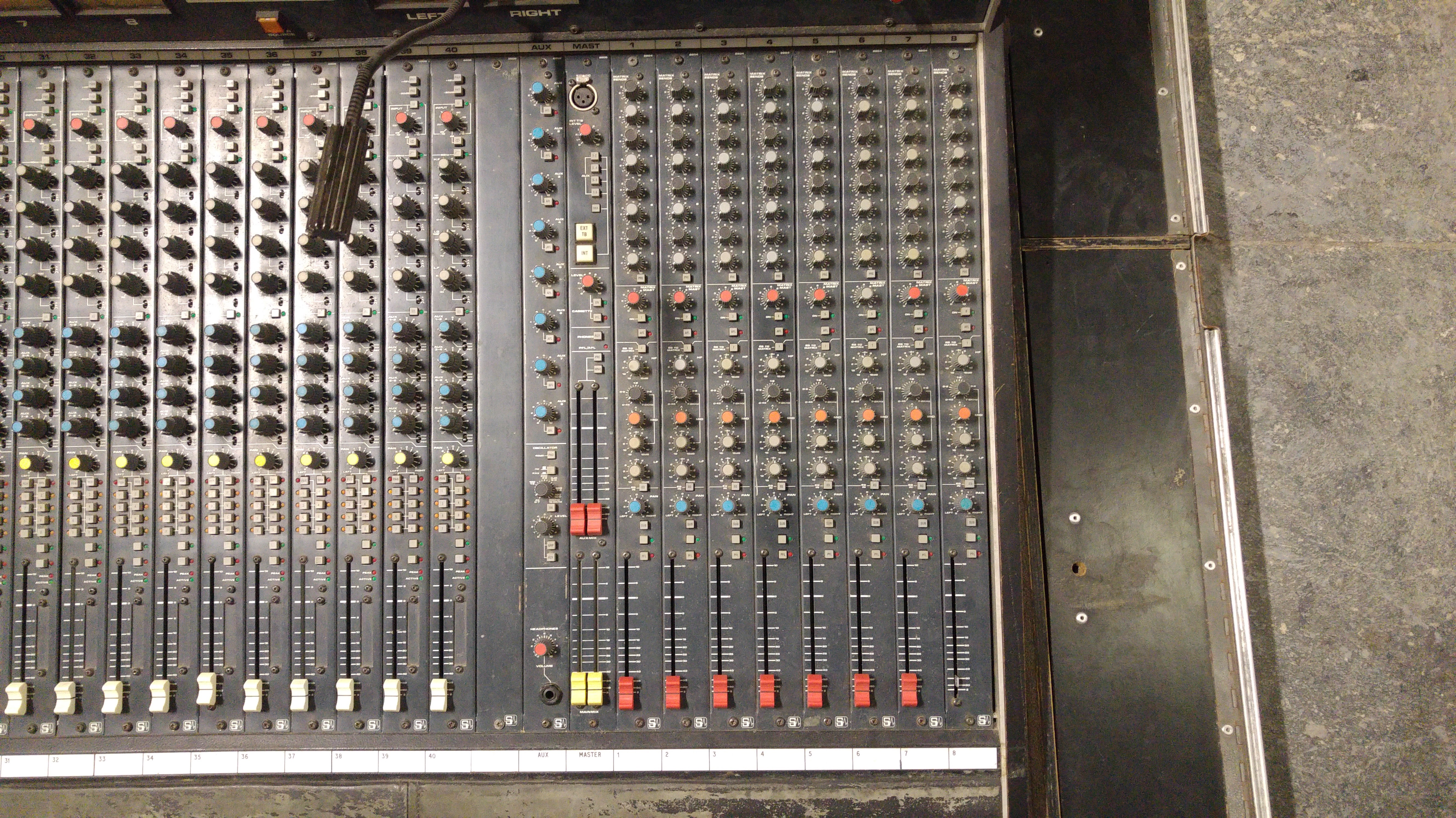 soundcraft 600