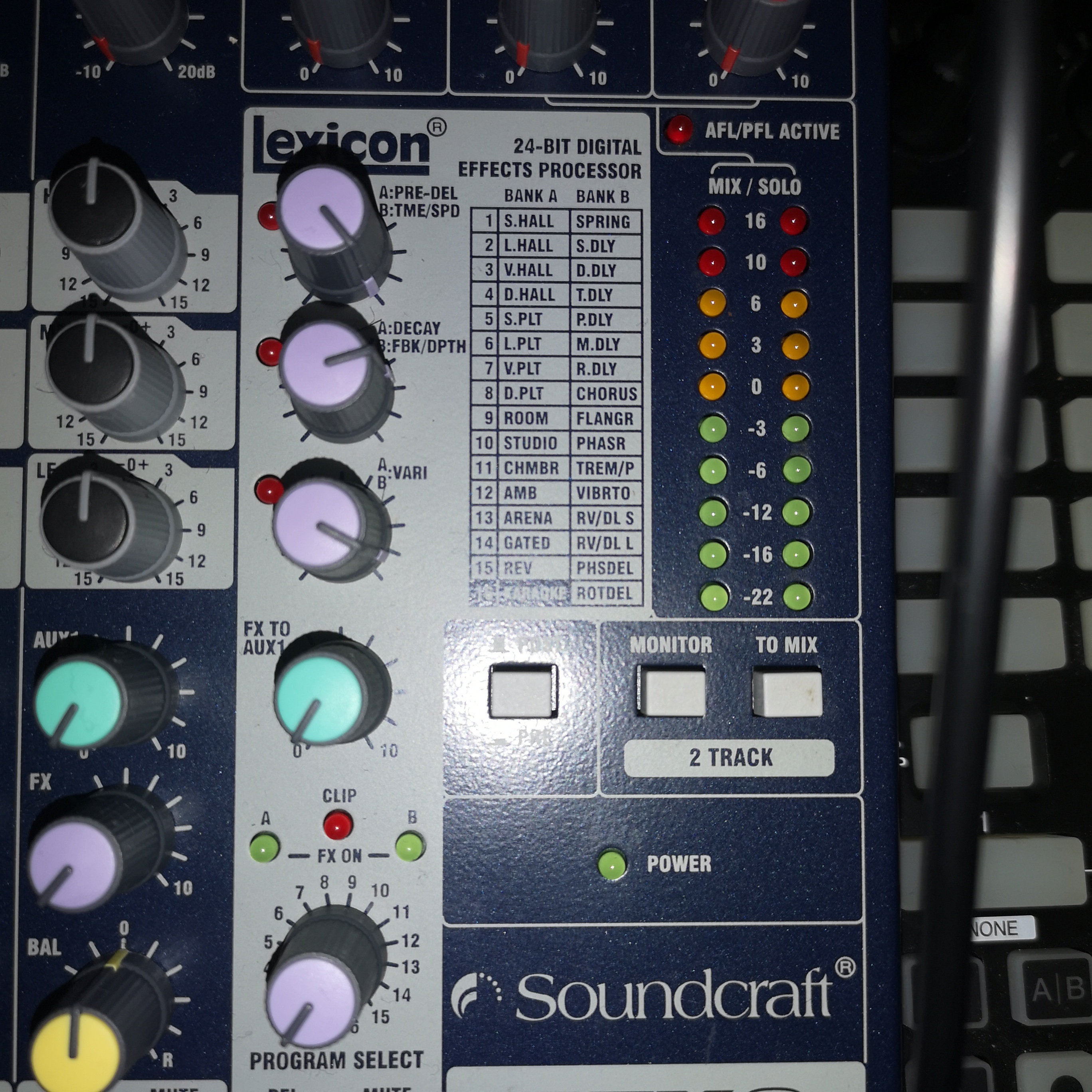 EFX8 - Soundcraft EFX8 - Audiofanzine