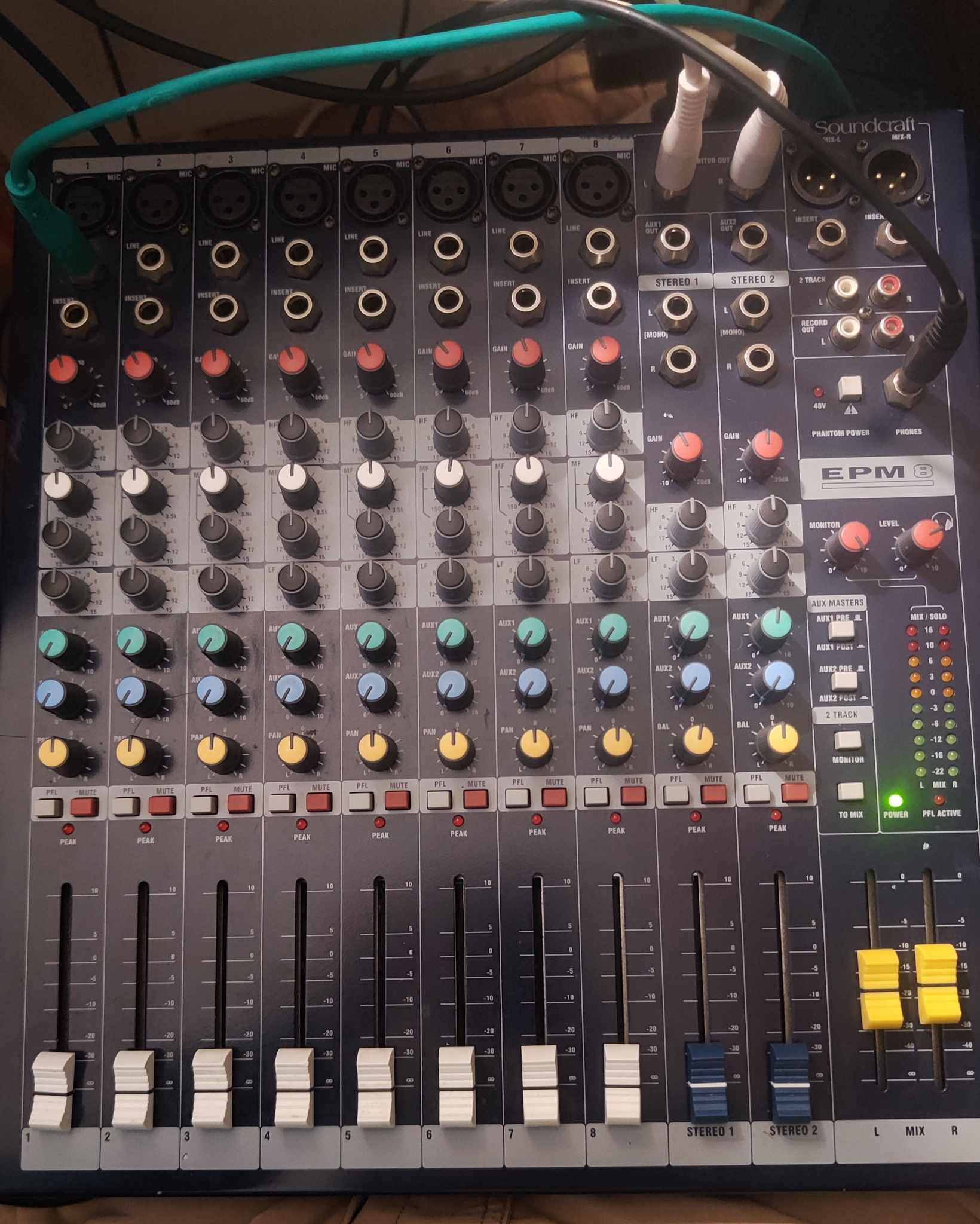 EPM8 - Soundcraft EPM8 - Audiofanzine EPM8 - Soundcraft EPM8 - Audiofanzine