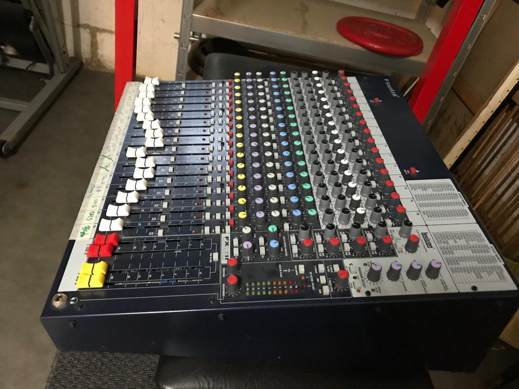 FX16II Soundcraft FX16II Audiofanzine