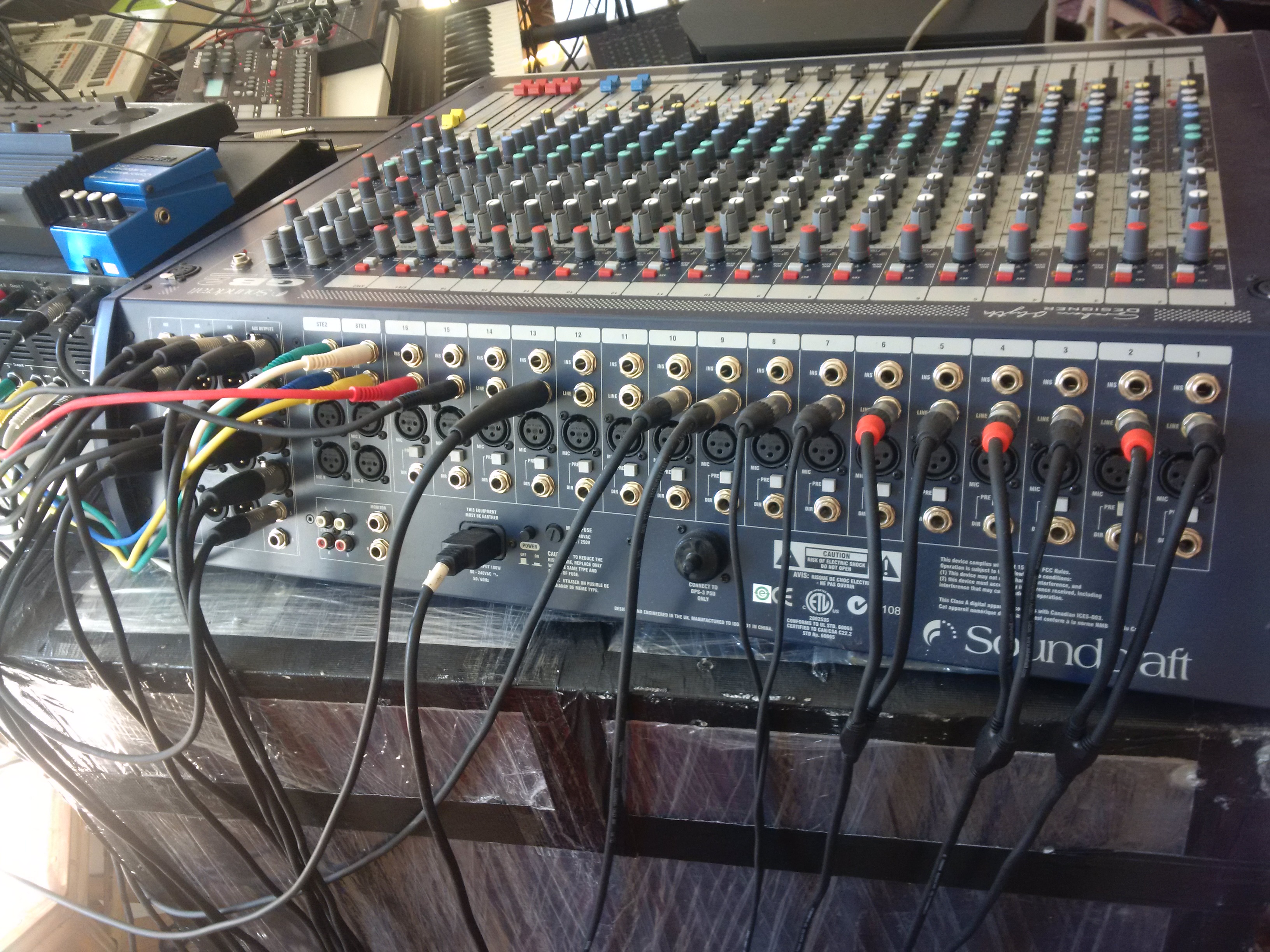 GB2 16 Soundcraft GB2 16 Audiofanzine