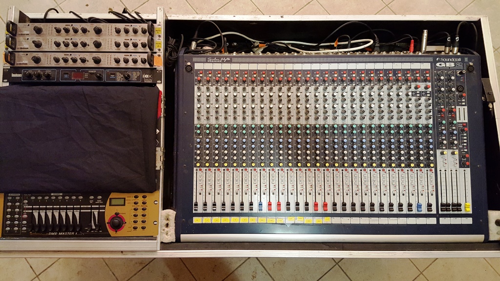 GB2 24 Soundcraft GB2 24 Audiofanzine