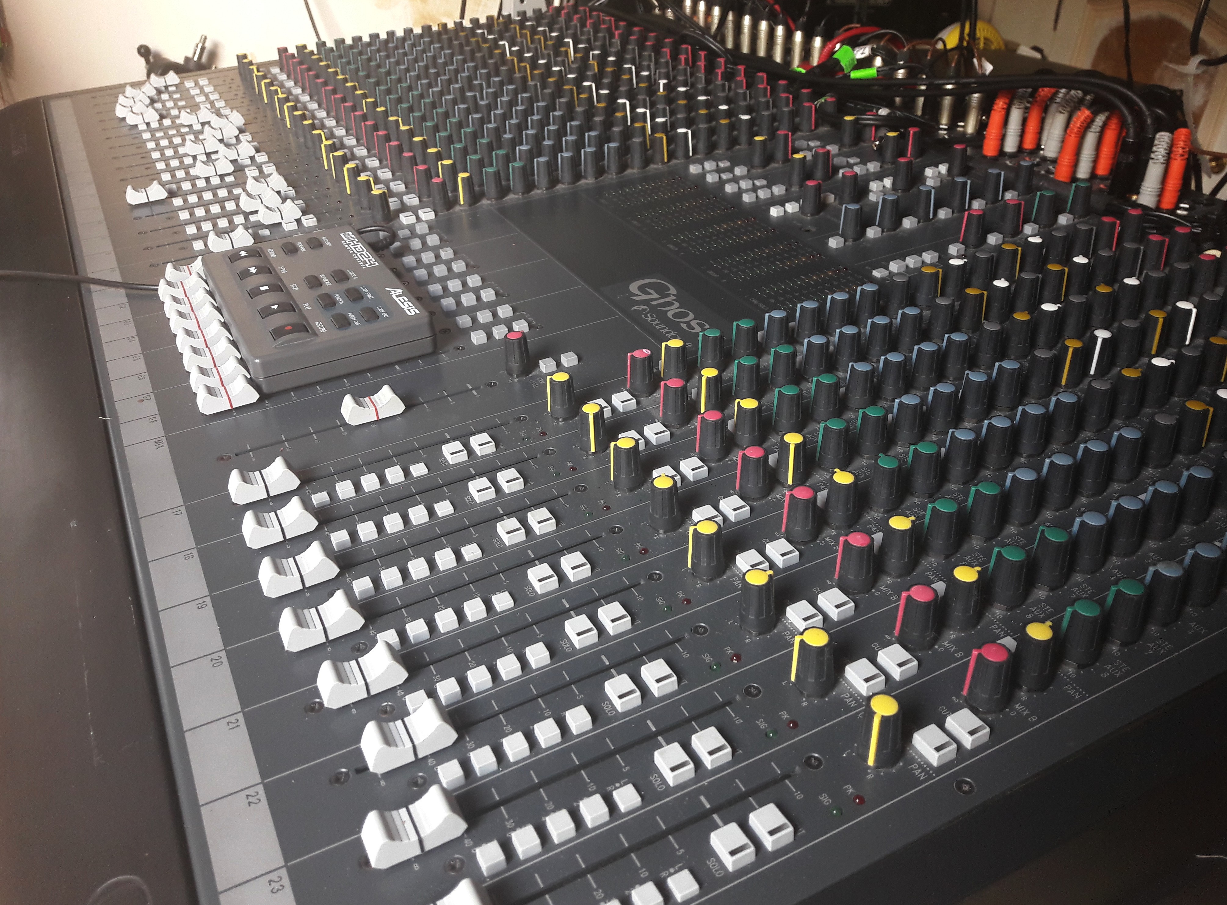 GHOST 24 LE Soundcraft Ghost 24 LE Audiofanzine