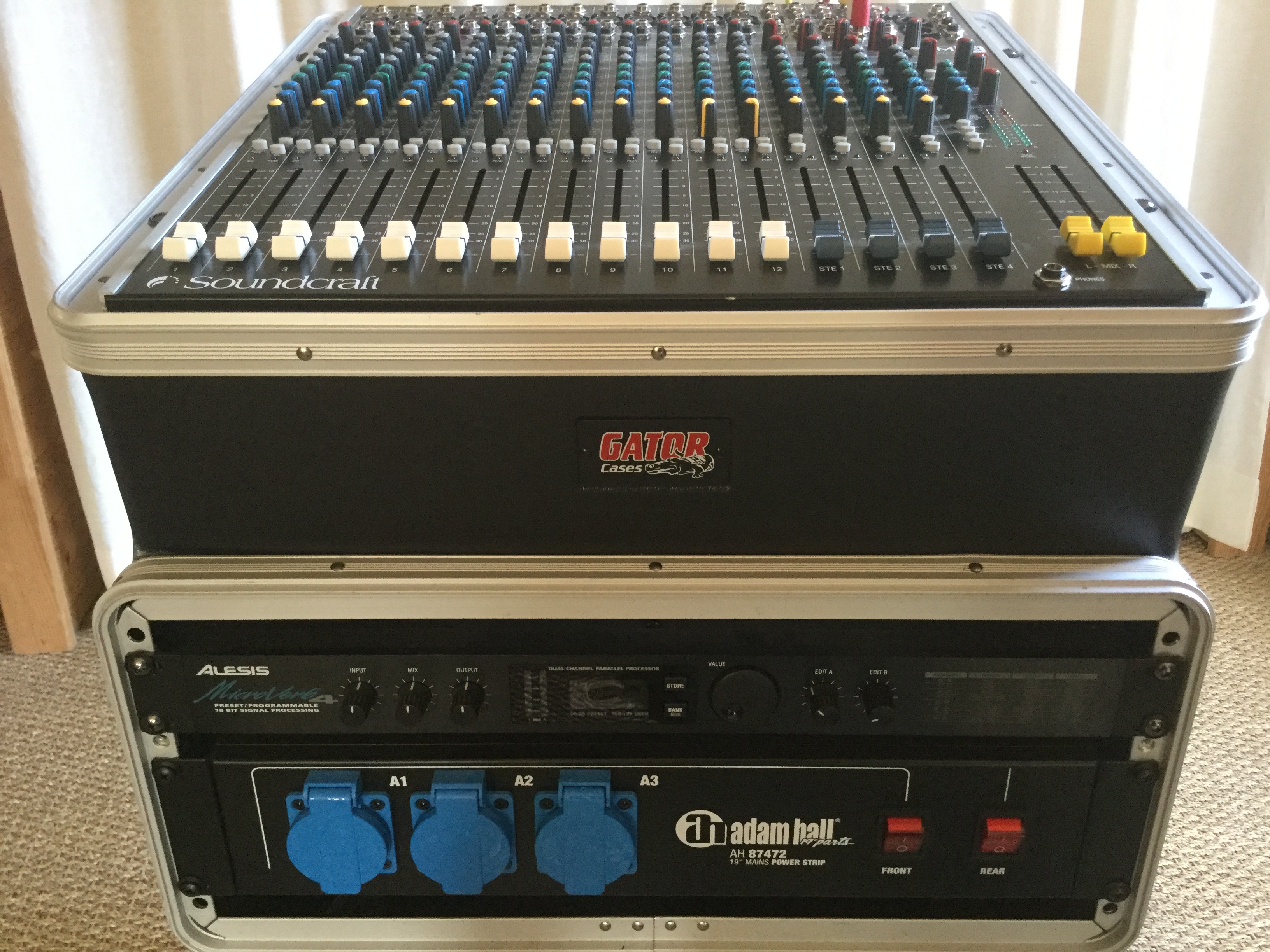 M12 - Soundcraft M12 - Audiofanzine