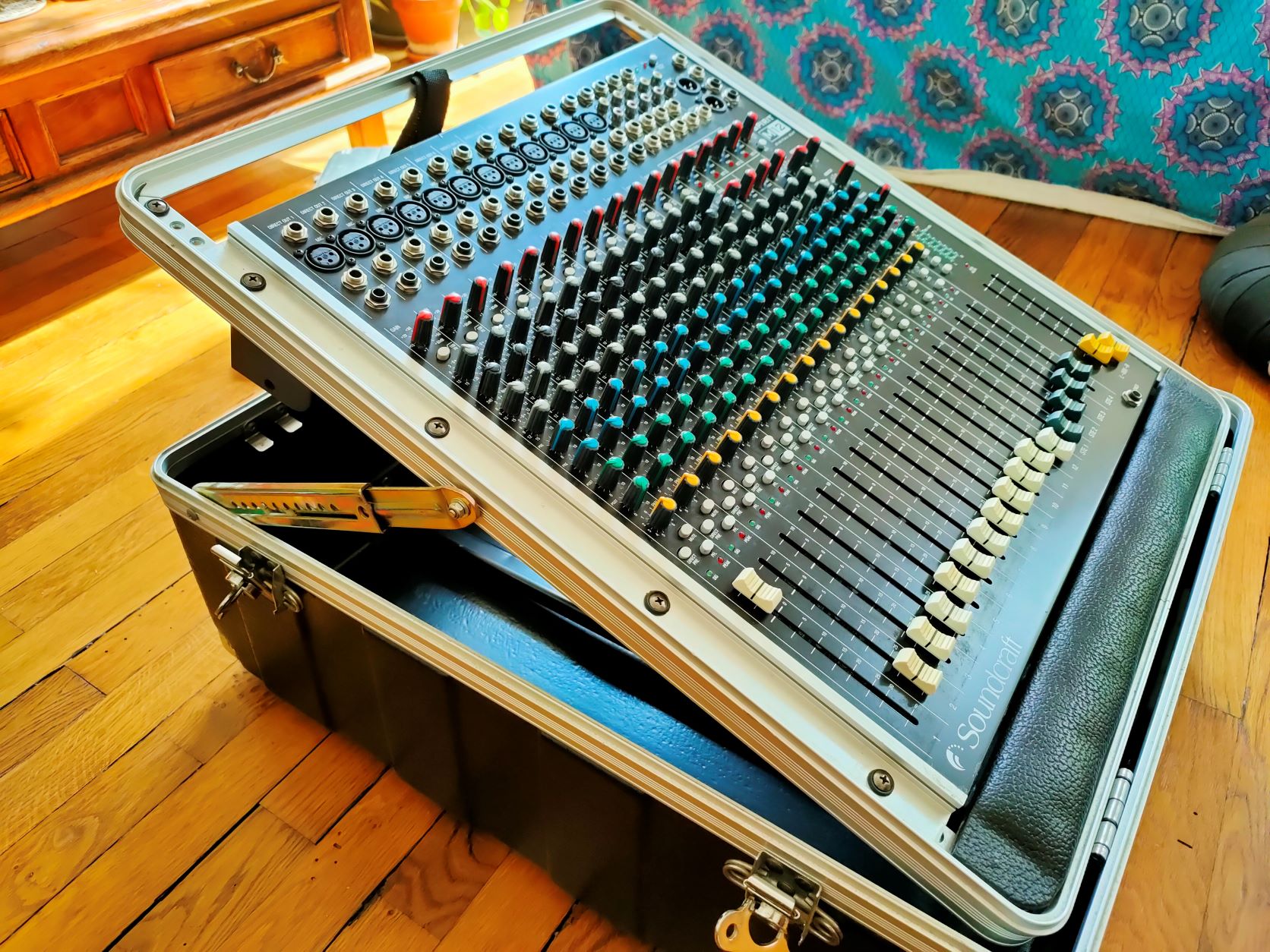 M12 - Soundcraft M12 - Audiofanzine