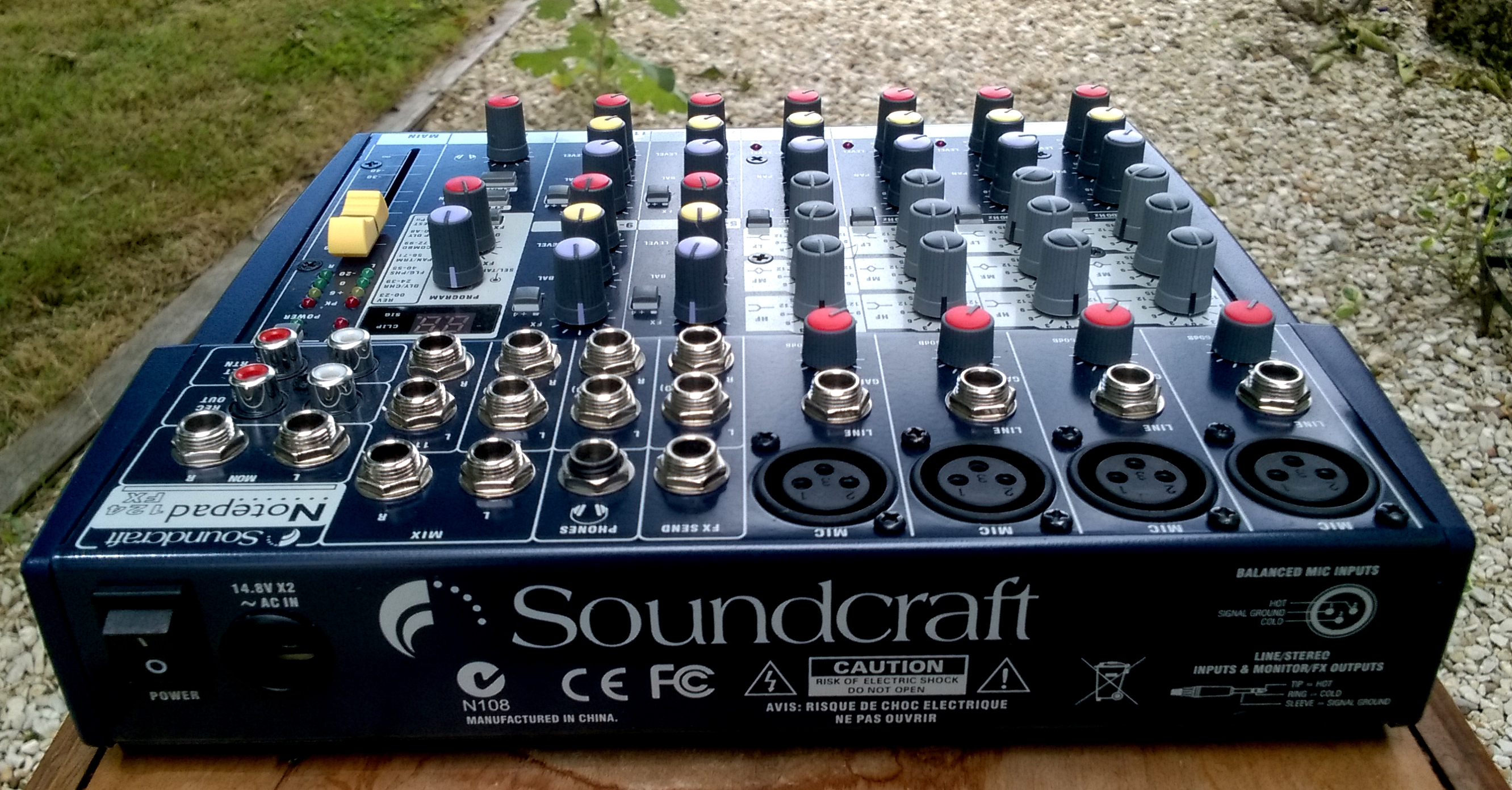 soundcraft-notepad-124fx-image-1846435-audiofanzine