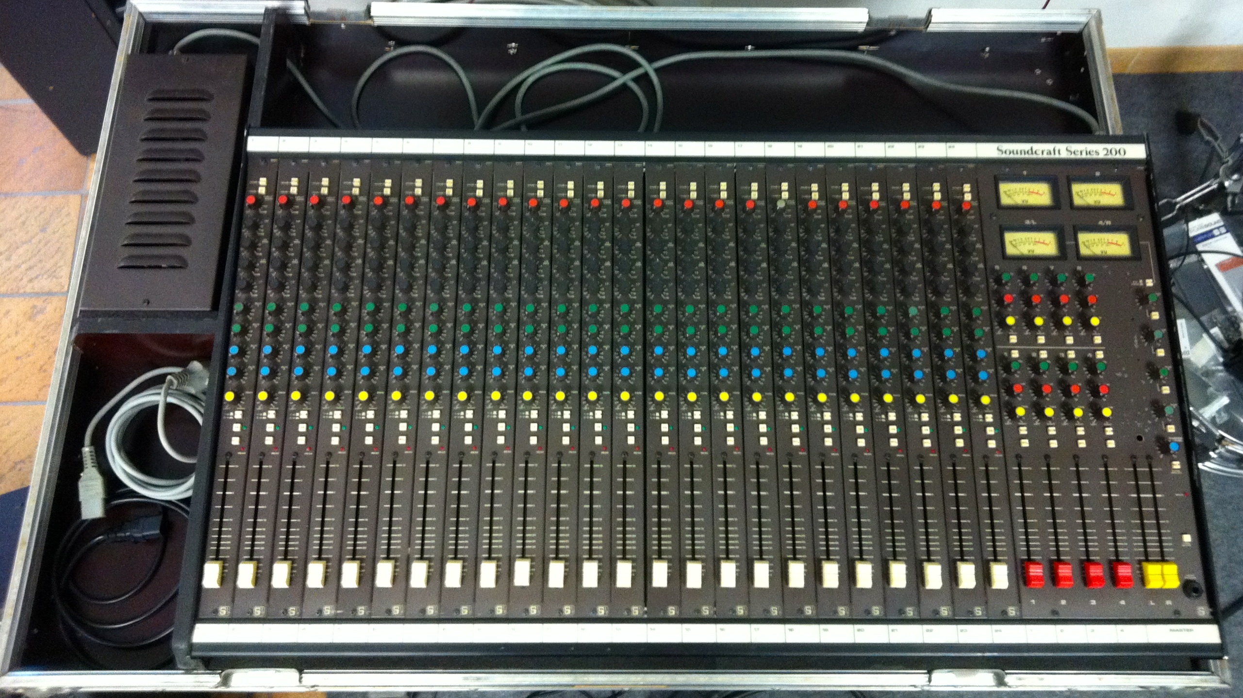 Soundcraft Series 200 image (535099) Audiofanzine