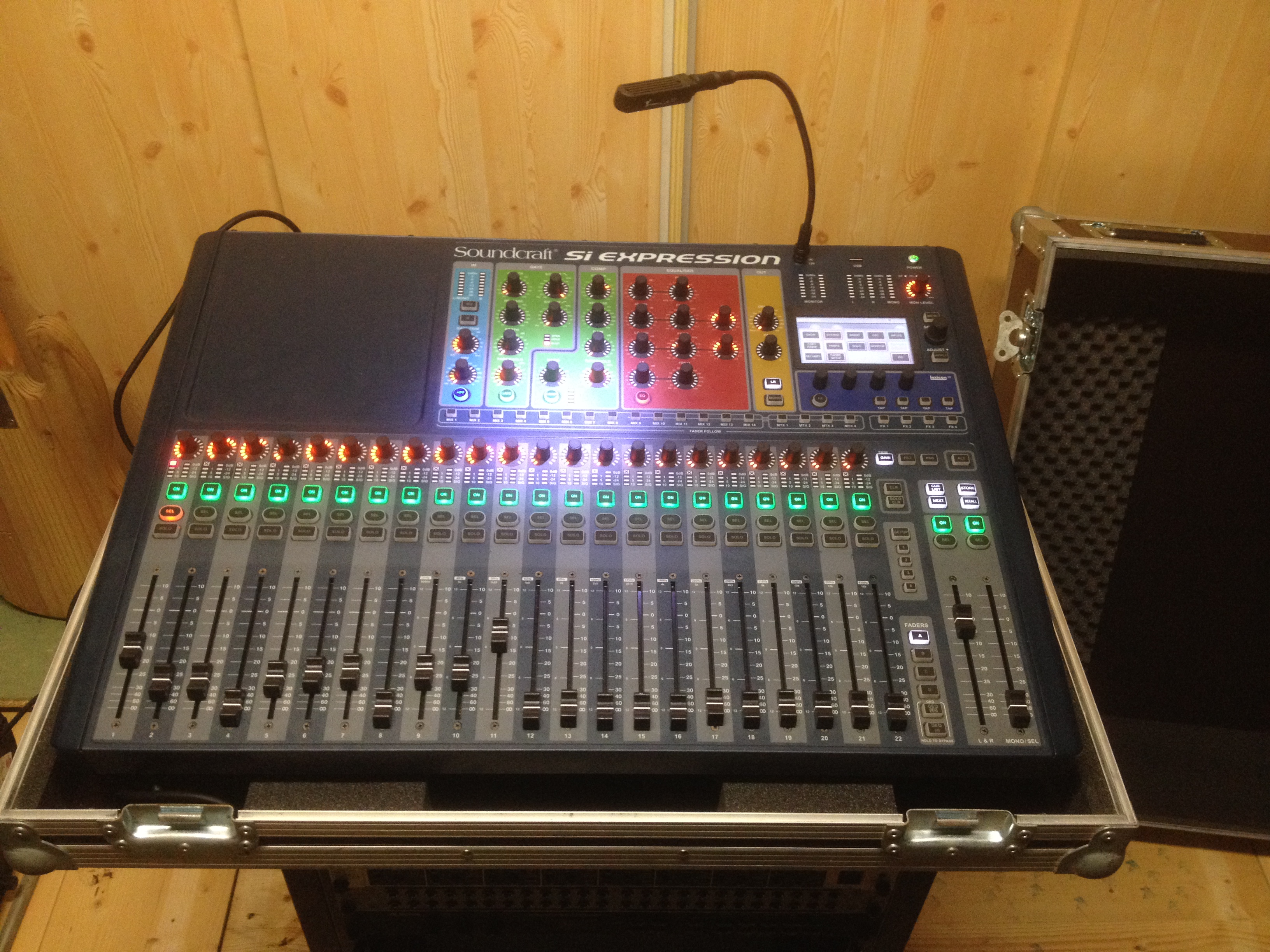 Soundcraft Si Expression 2 image (1018432) Audiofanzine