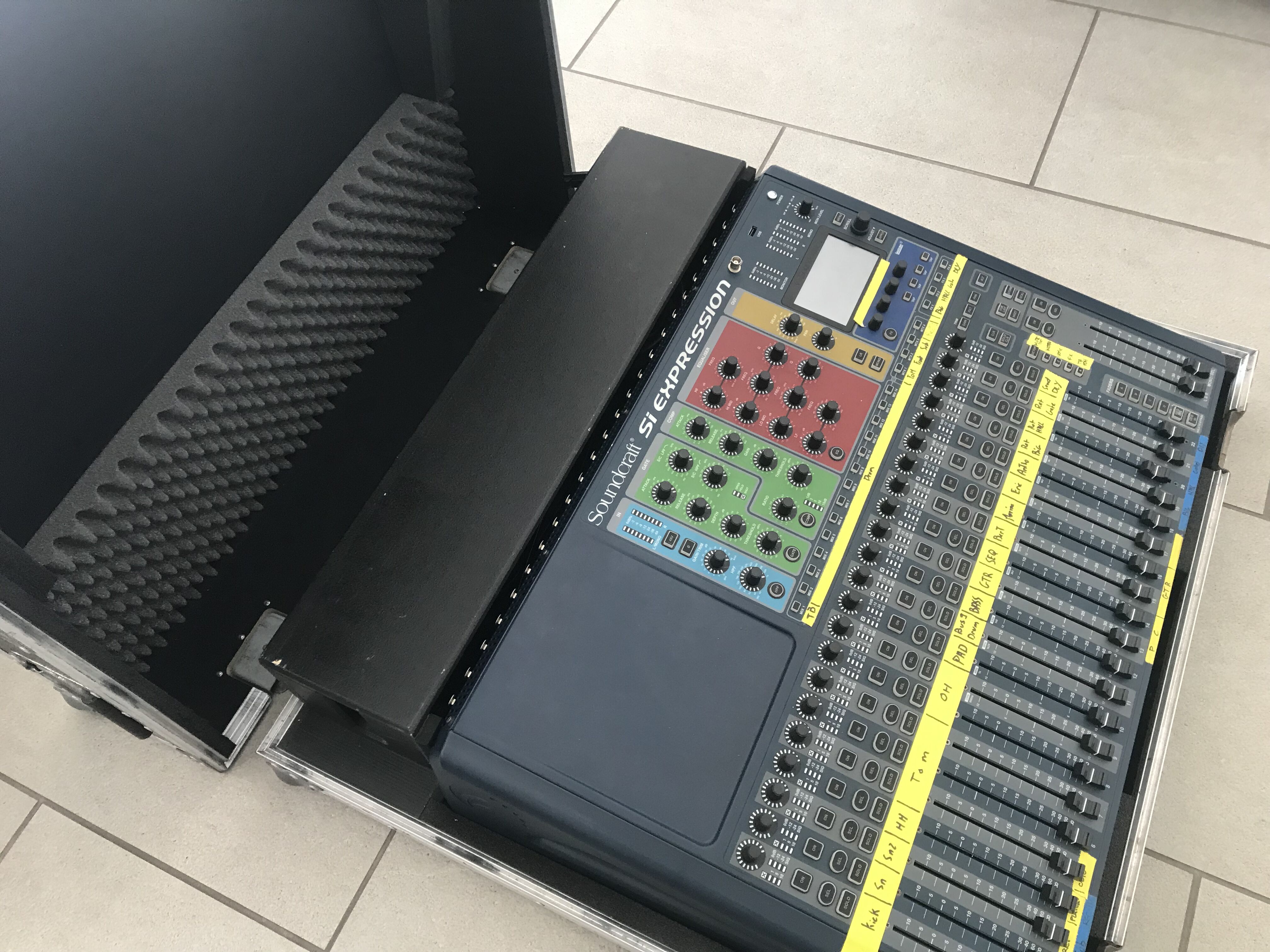 Si Expression 2 Soundcraft Si Expression 2 Audiofanzine