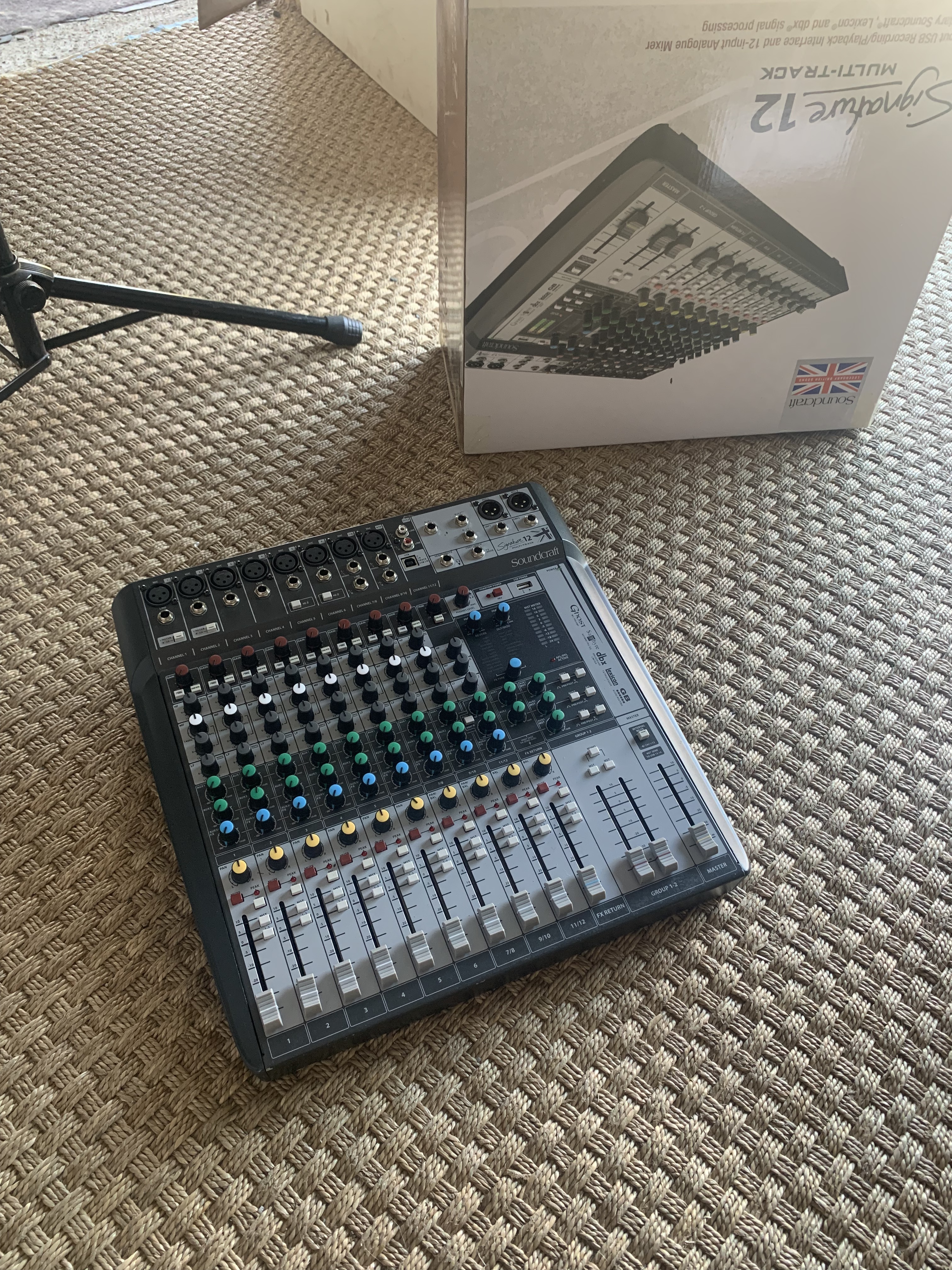 Soundcraft Signature 12 MTK - Table de mixage compacte · Audio Pro