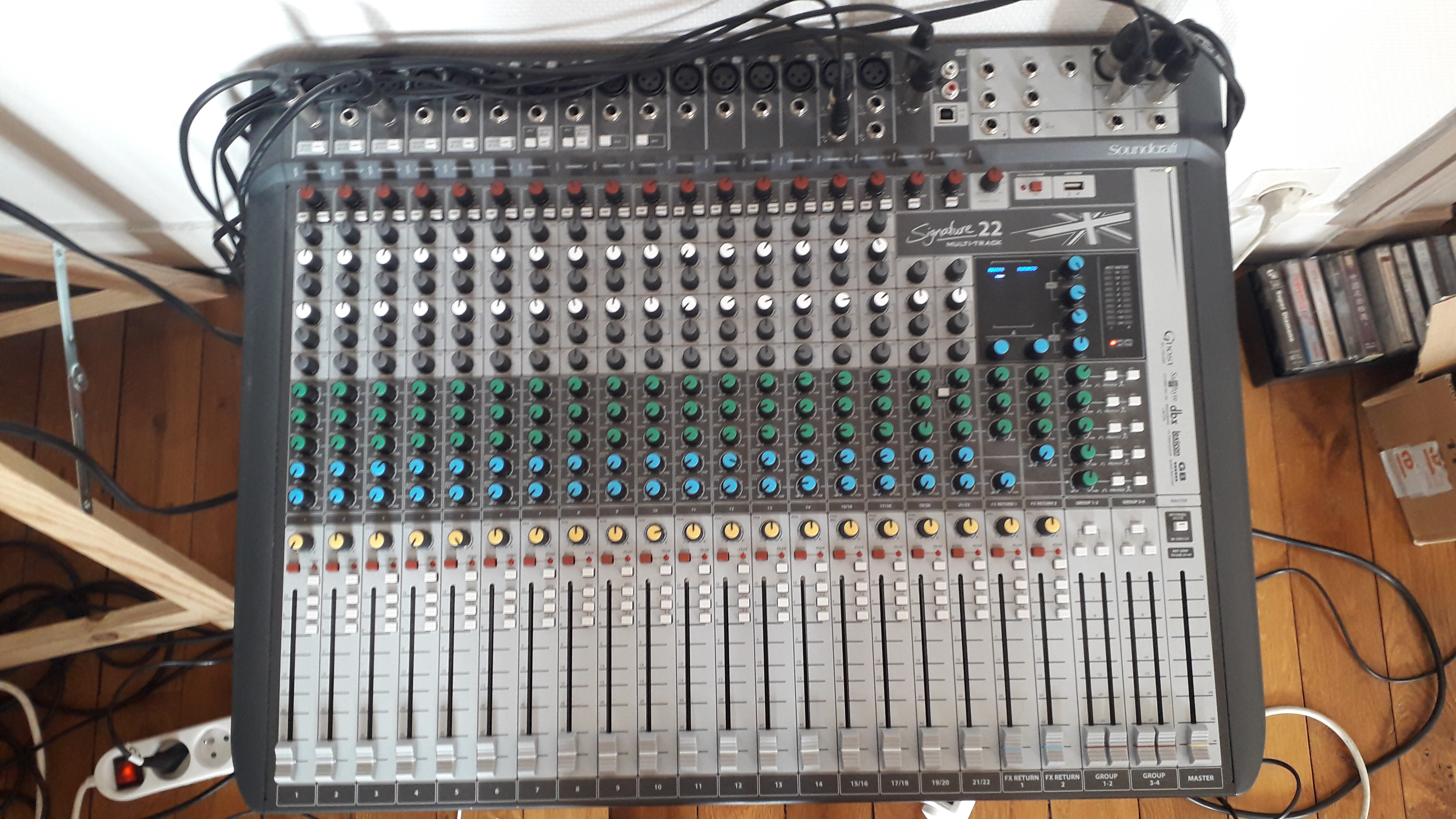 Soundcraft Signature 22 MTK - Audiofanzine