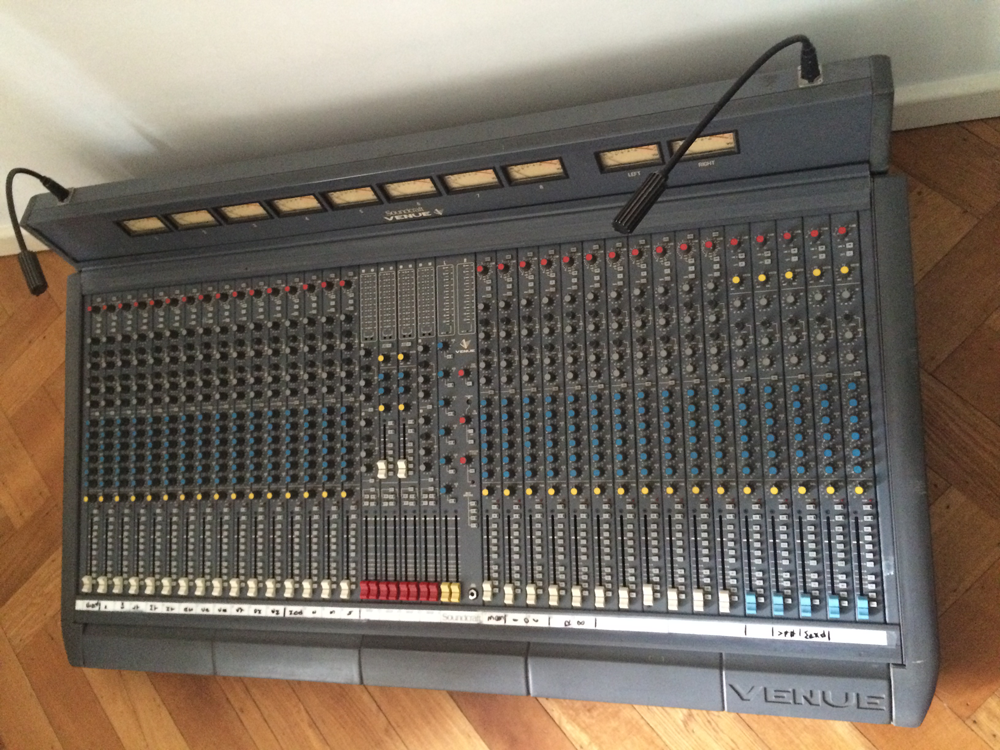 VENUE II 3282 Soundcraft Venue II 3282 Audiofanzine