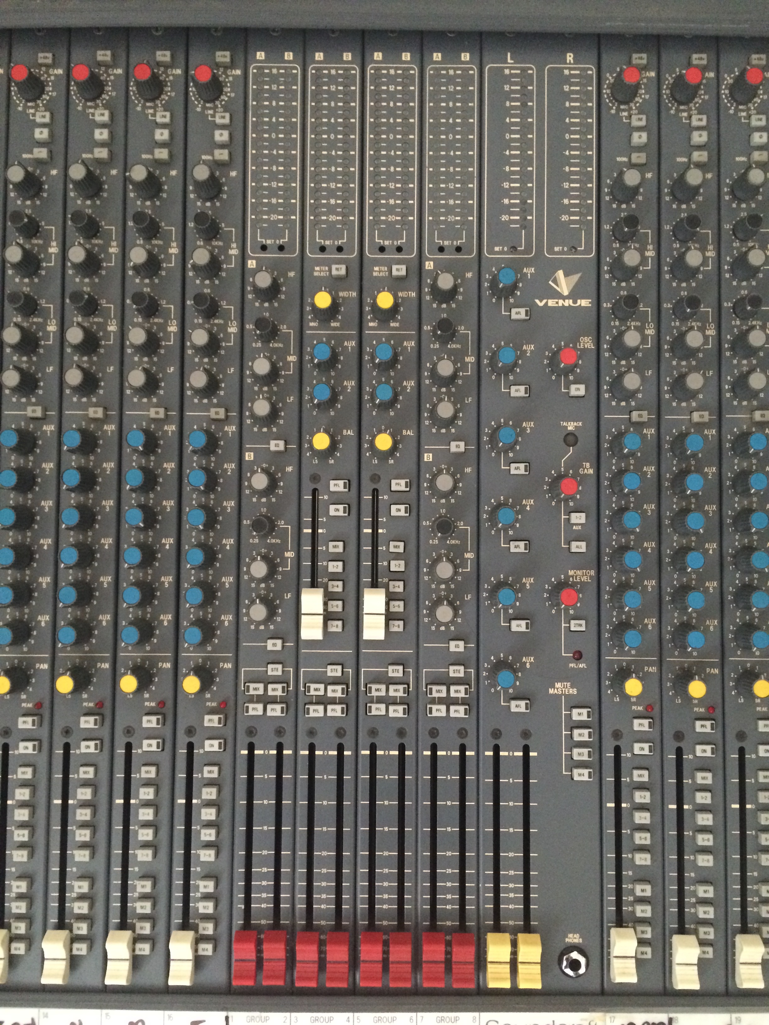 VENUE II 3282 Soundcraft Venue II 3282 Audiofanzine