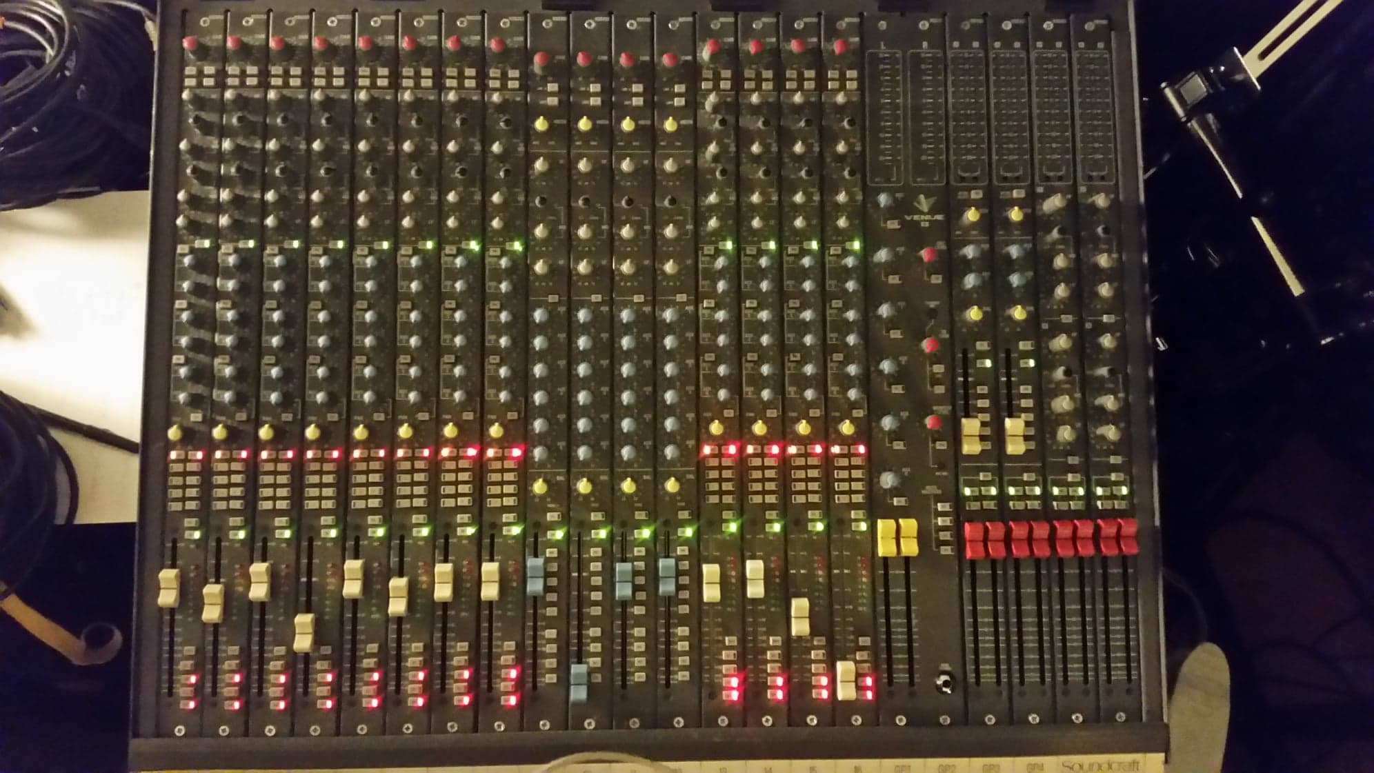 Venue II 3282 Soundcraft Venue II 3282 Audiofanzine