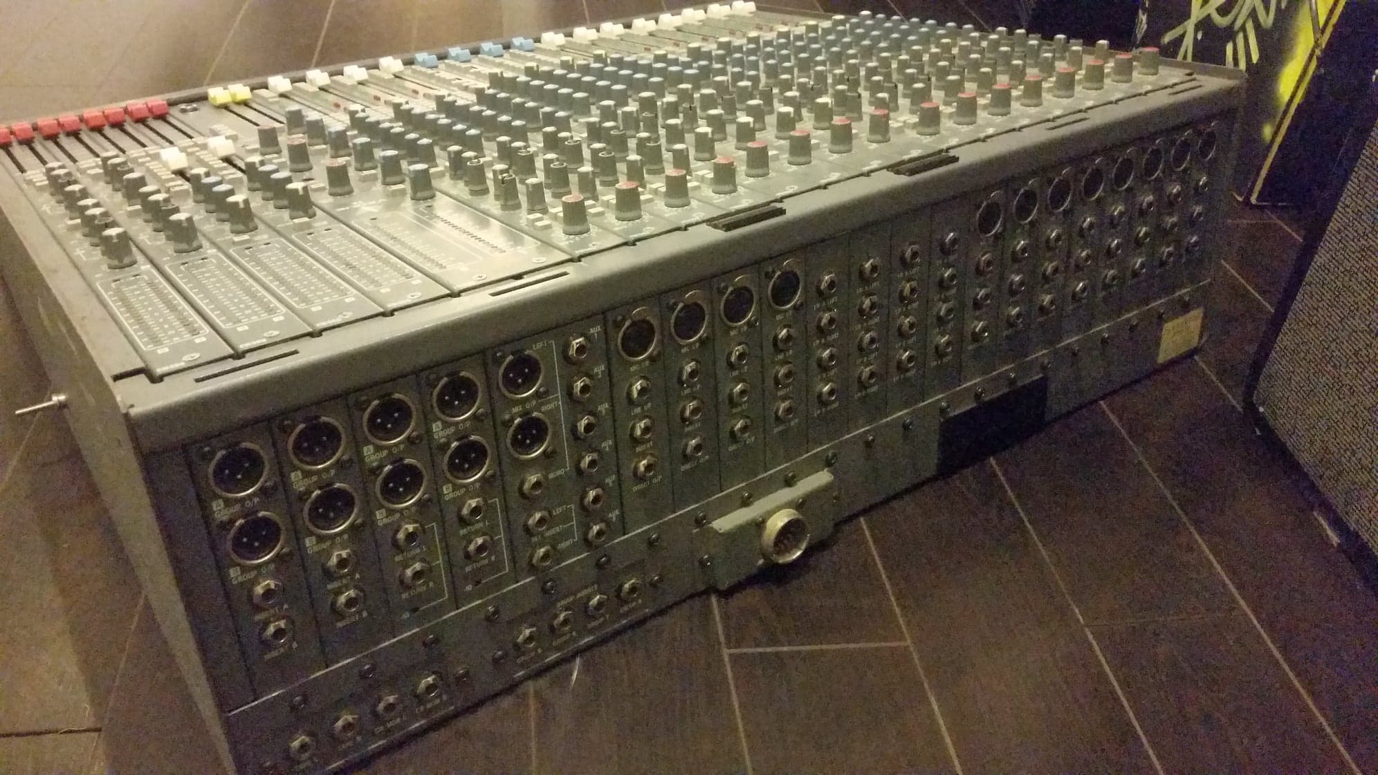 Venue II 3282 Soundcraft Venue II 3282 Audiofanzine