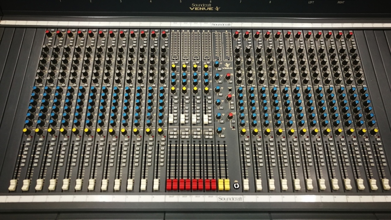 Venue Theatre 2482 Soundcraft Venue Theatre 2482 Audiofanzine